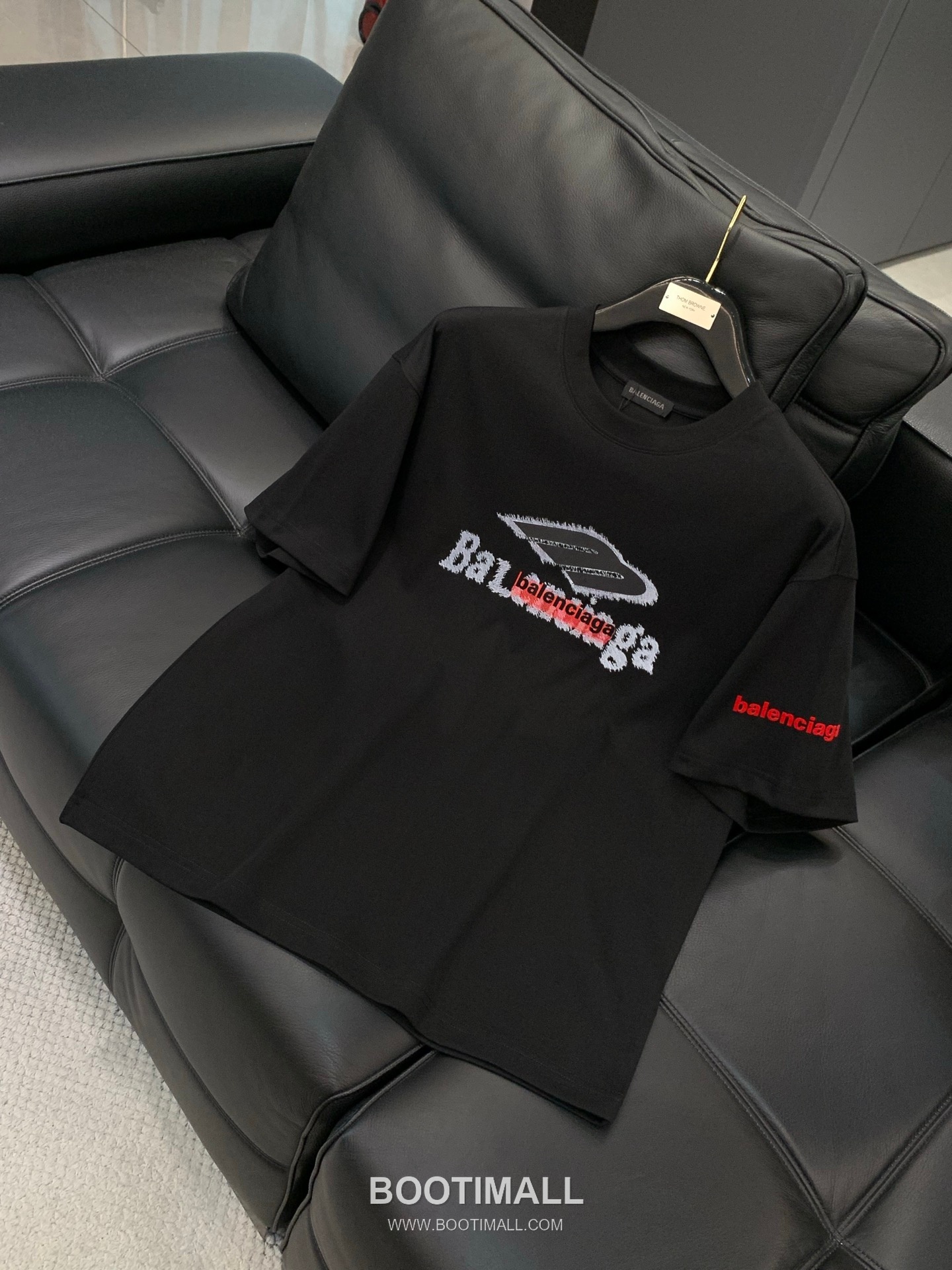 Balenciaga SS26 Cotton Crewneck T-Shirt with Logo Print 발렌시아가 SS26 코튼 크루넥 티셔츠 로고 프린트 3