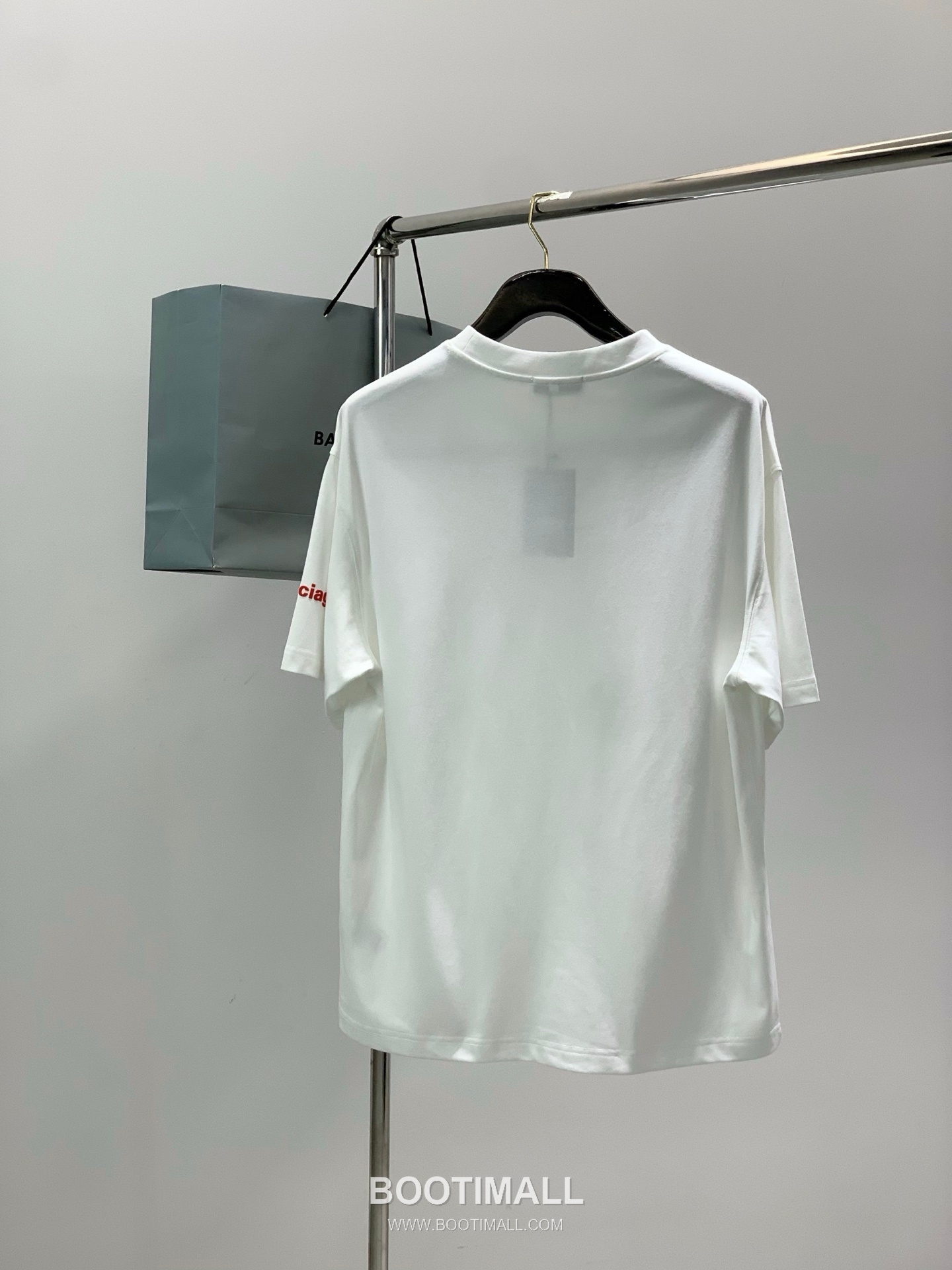 Balenciaga SS26 Cotton Crewneck T-Shirt with Logo Print 발렌시아가 SS26 코튼 크루넥 티셔츠 로고 프린트 2