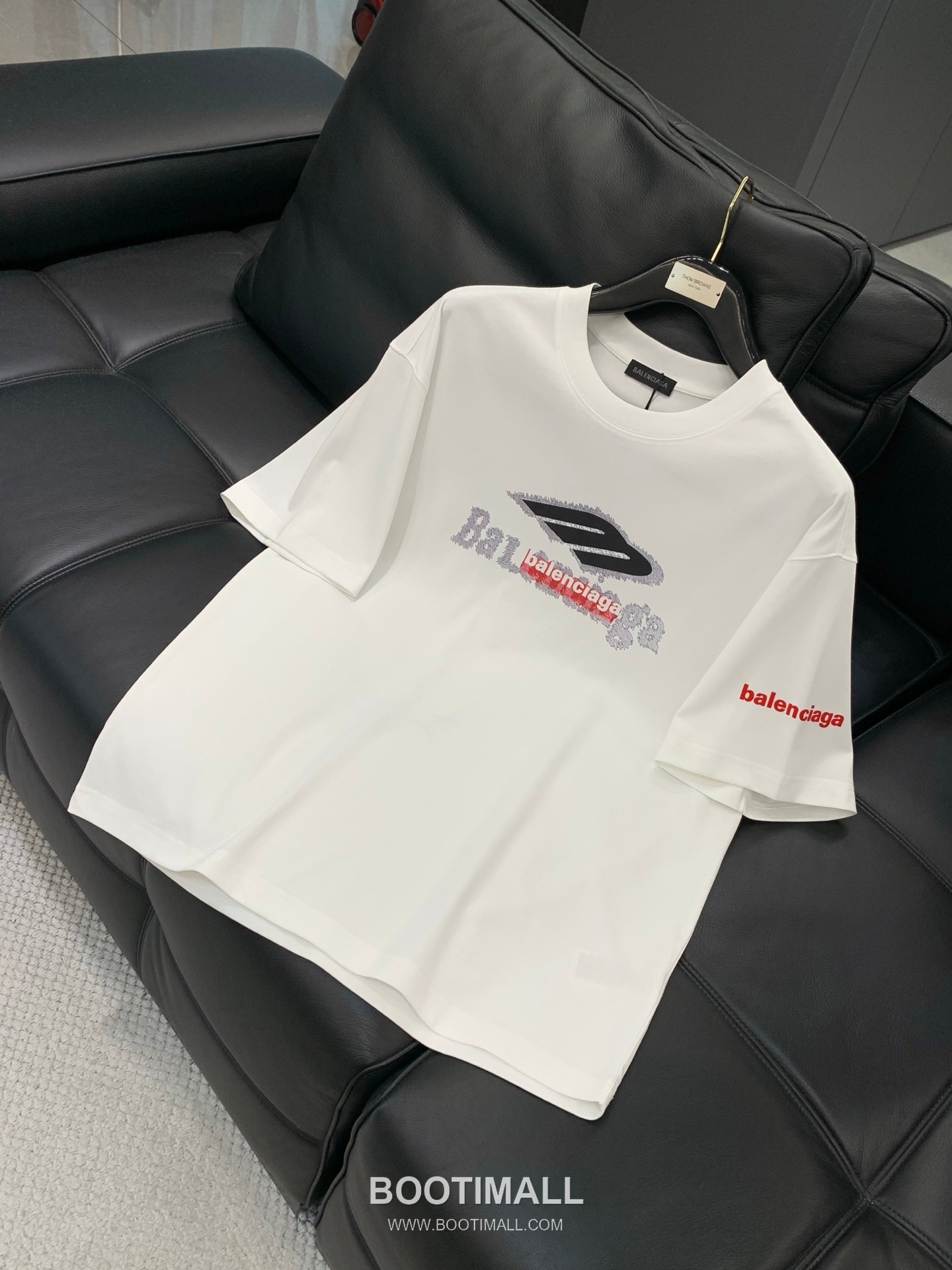 Balenciaga SS26 Cotton Crewneck T-Shirt with Logo Print 발렌시아가 SS26 코튼 크루넥 티셔츠 로고 프린트 3