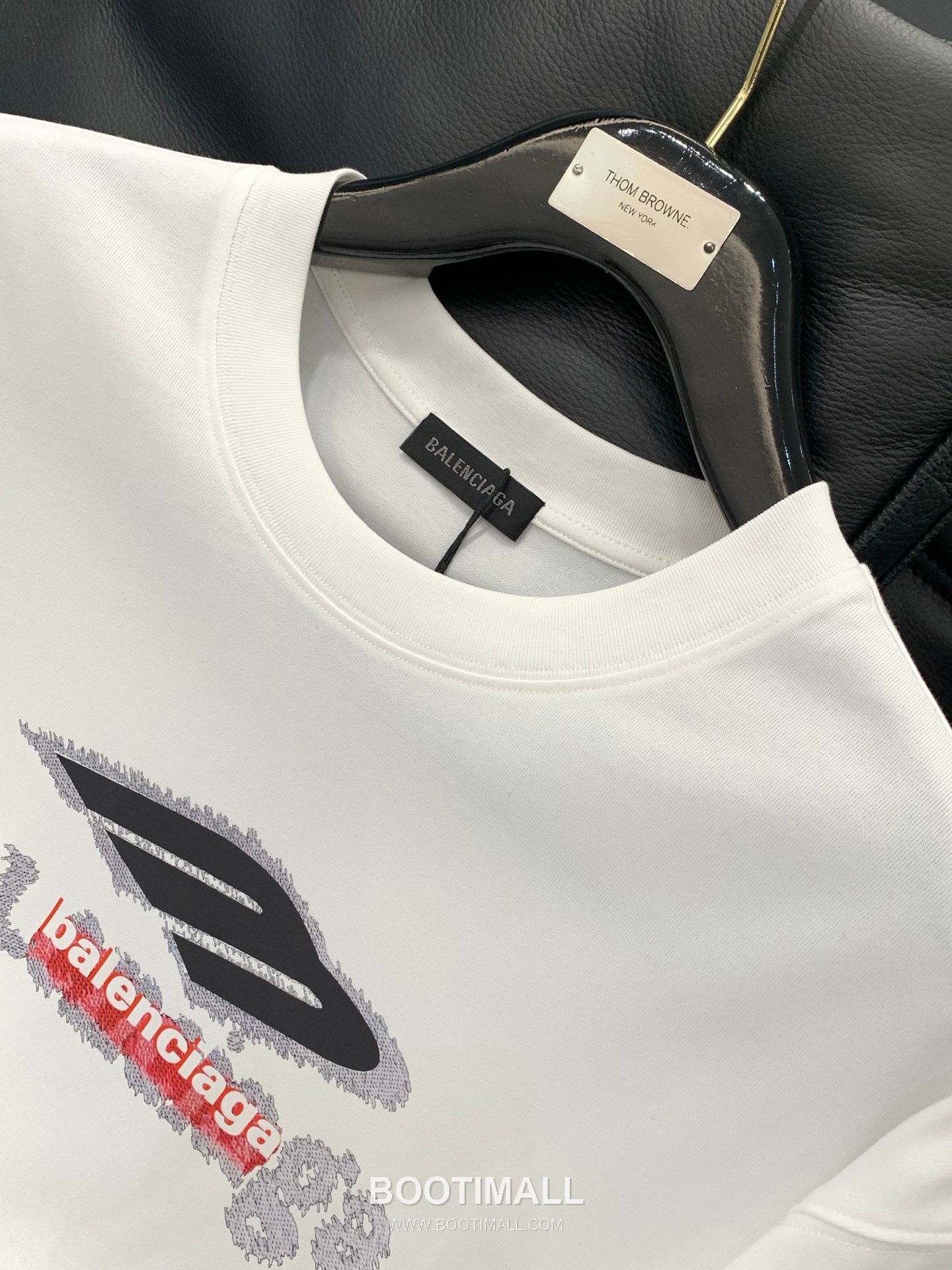 Balenciaga SS26 Cotton Crewneck T-Shirt with Logo Print 발렌시아가 SS26 코튼 크루넥 티셔츠 로고 프린트 4