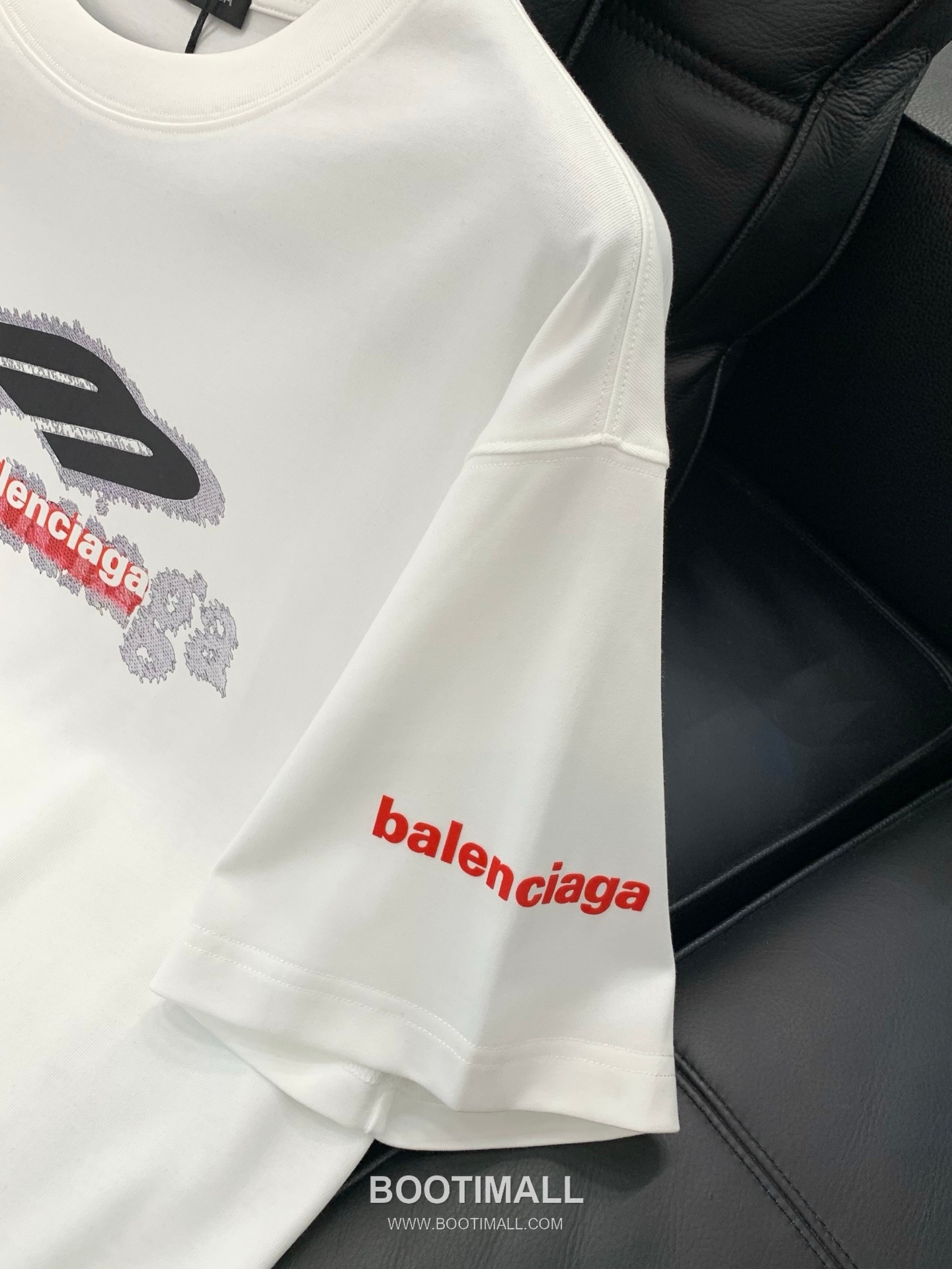 Balenciaga SS26 Cotton Crewneck T-Shirt with Logo Print 발렌시아가 SS26 코튼 크루넥 티셔츠 로고 프린트 5