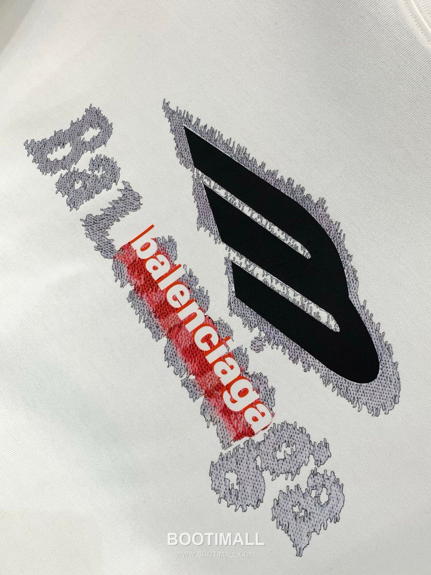 Balenciaga SS26 Cotton Crewneck T-Shirt with Logo Print 발렌시아가 SS26 코튼 크루넥 티셔츠 로고 프린트 7