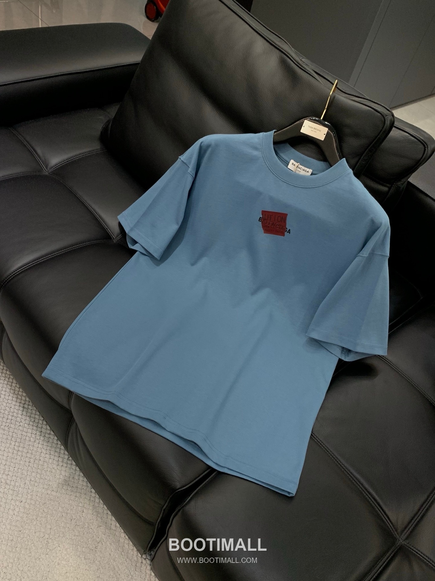 Balenciaga SS26 Cotton Crewneck T-Shirt with Embroidered and Printed Logo 발렌시아가 SS26 코튼 크루넥 티셔츠 자수 프린트 로고 3