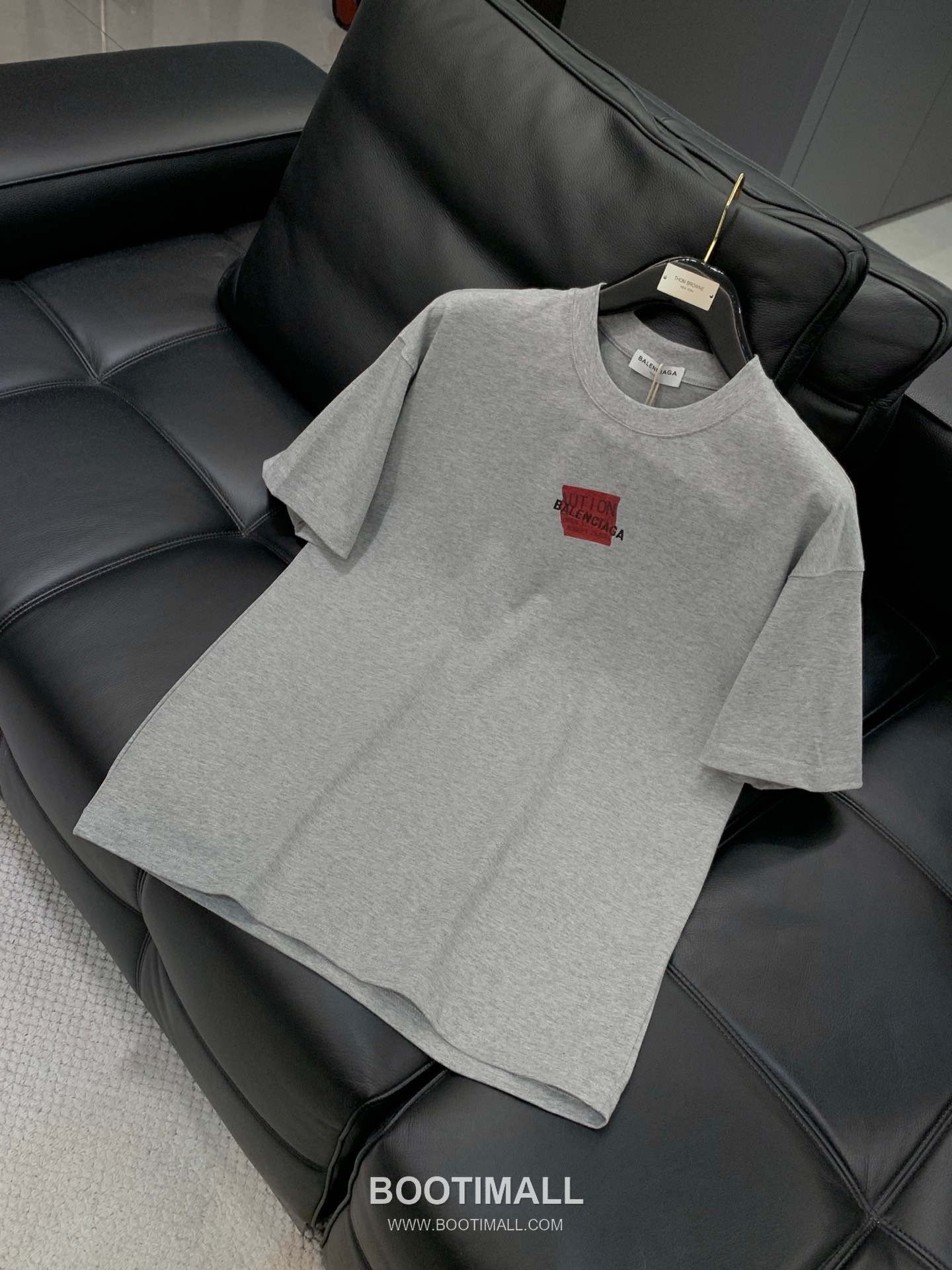 Balenciaga SS26 Cotton Crewneck T-Shirt with Embroidered and Printed Logo 발렌시아가 SS26 코튼 크루넥 티셔츠 자수 프린트 로고 3