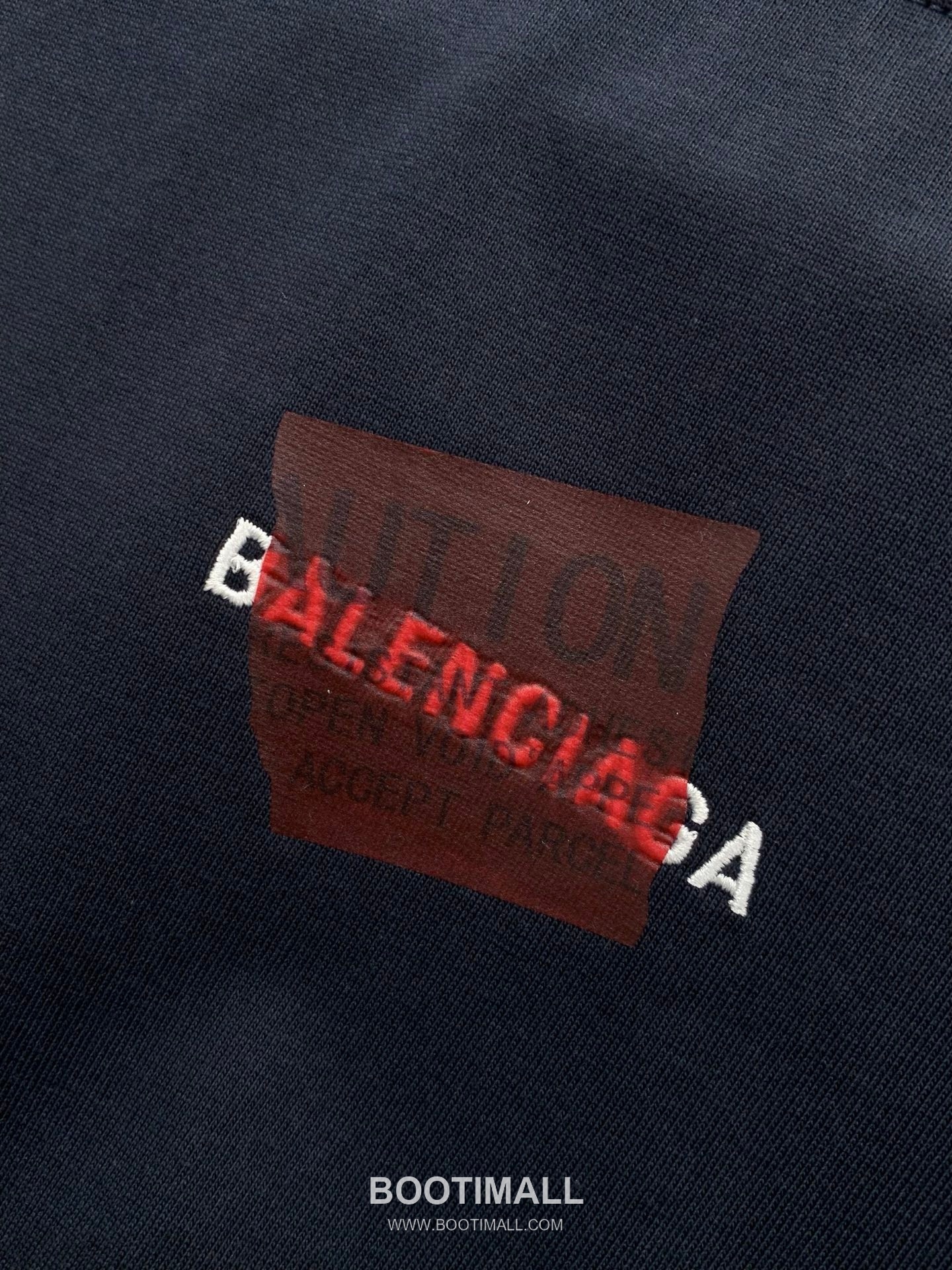Balenciaga SS26 Cotton Crewneck T-Shirt with Embroidered and Printed Logo 발렌시아가 SS26 코튼 크루넥 티셔츠 자수 프린트 로고 6