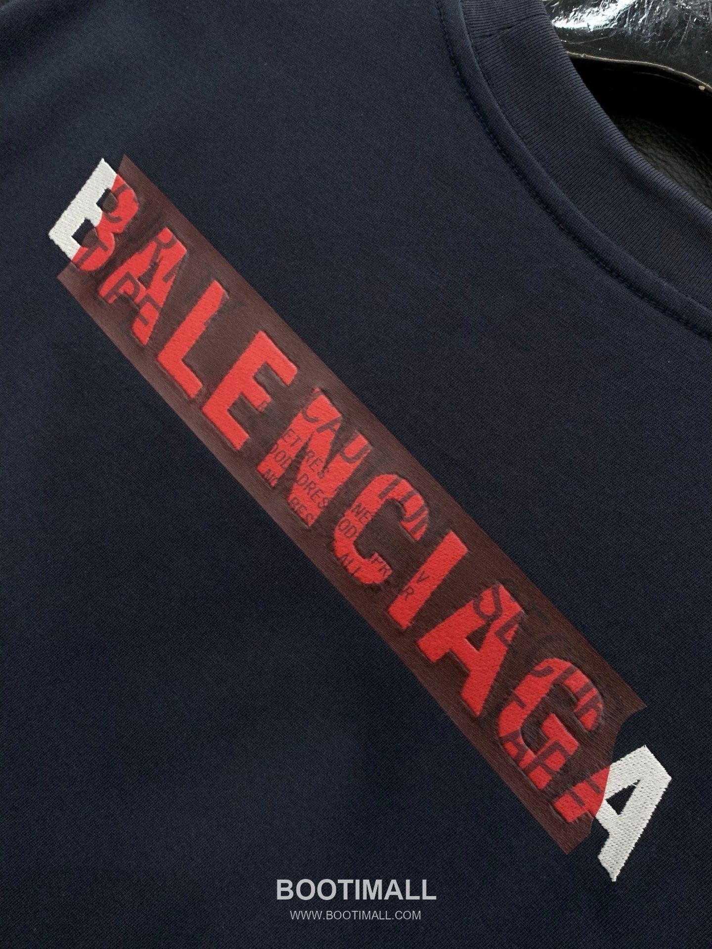 Balenciaga SS26 Cotton Crewneck T-Shirt with Embroidered and Printed Logo 발렌시아가 SS26 코튼 크루넥 티셔츠 자수 프린트 로고 7