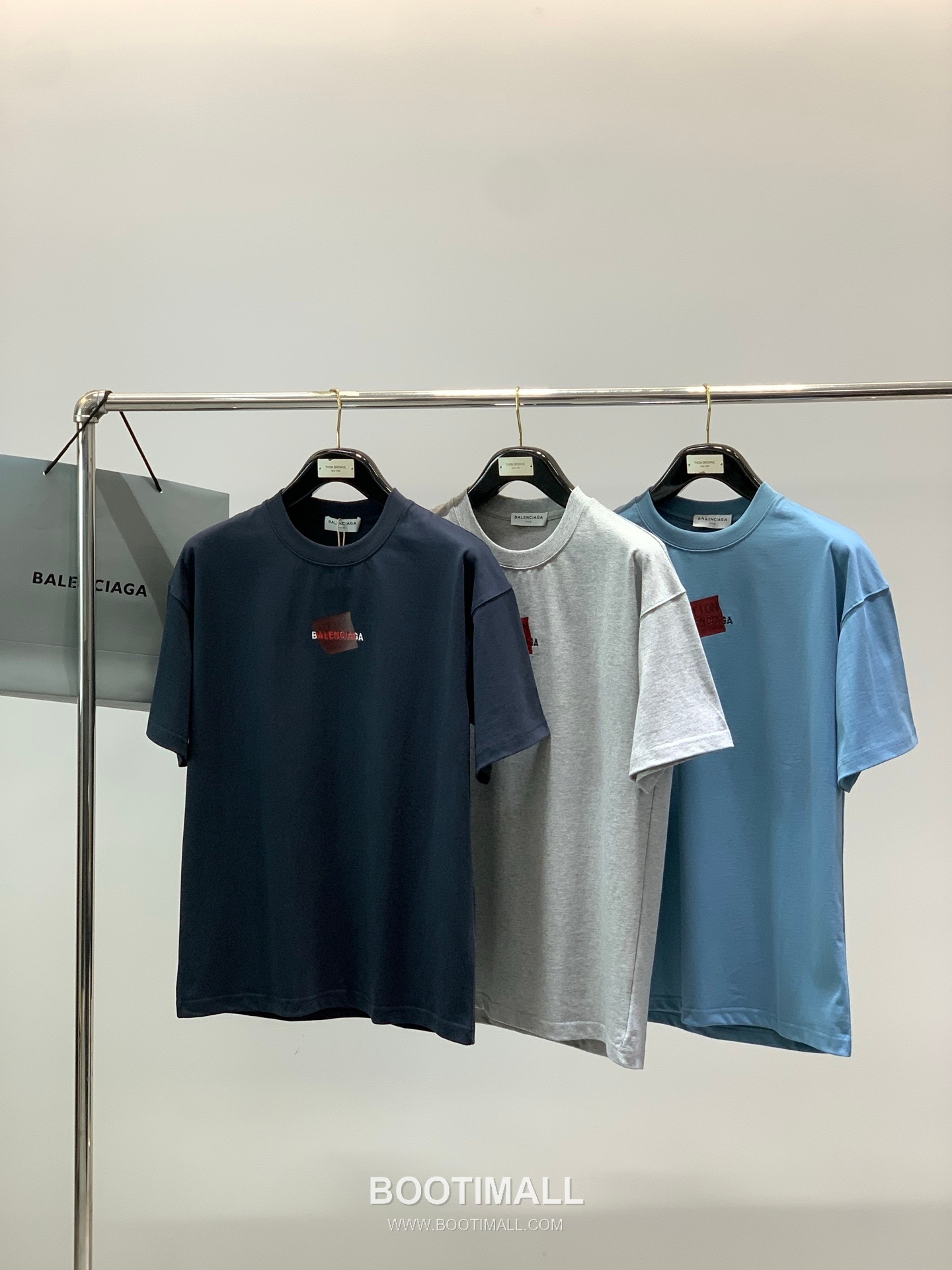 Balenciaga SS26 Cotton Crewneck T-Shirt with Embroidered and Printed Logo 발렌시아가 SS26 코튼 크루넥 티셔츠 자수 프린트 로고 9