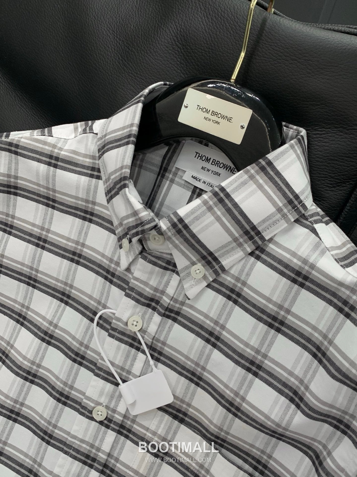 Thom Browne SS26 Cotton Long Sleeve Shirt with Logo Print 톰브라운 SS26 코튼 롱슬리브 셔츠 로고 프린트 4