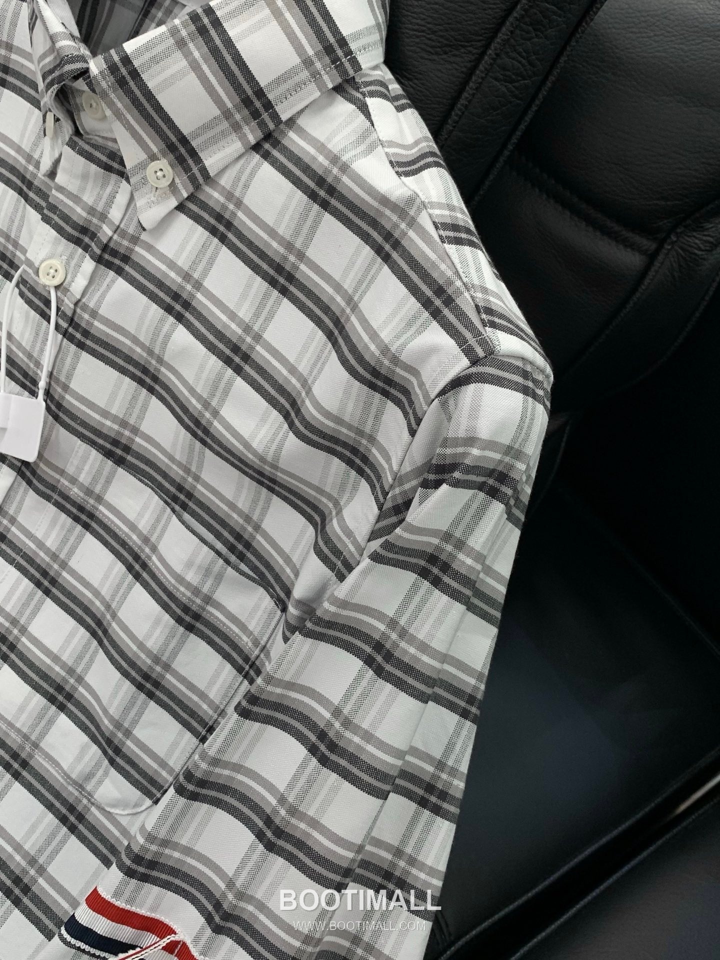 Thom Browne SS26 Cotton Long Sleeve Shirt with Logo Print 톰브라운 SS26 코튼 롱슬리브 셔츠 로고 프린트 5