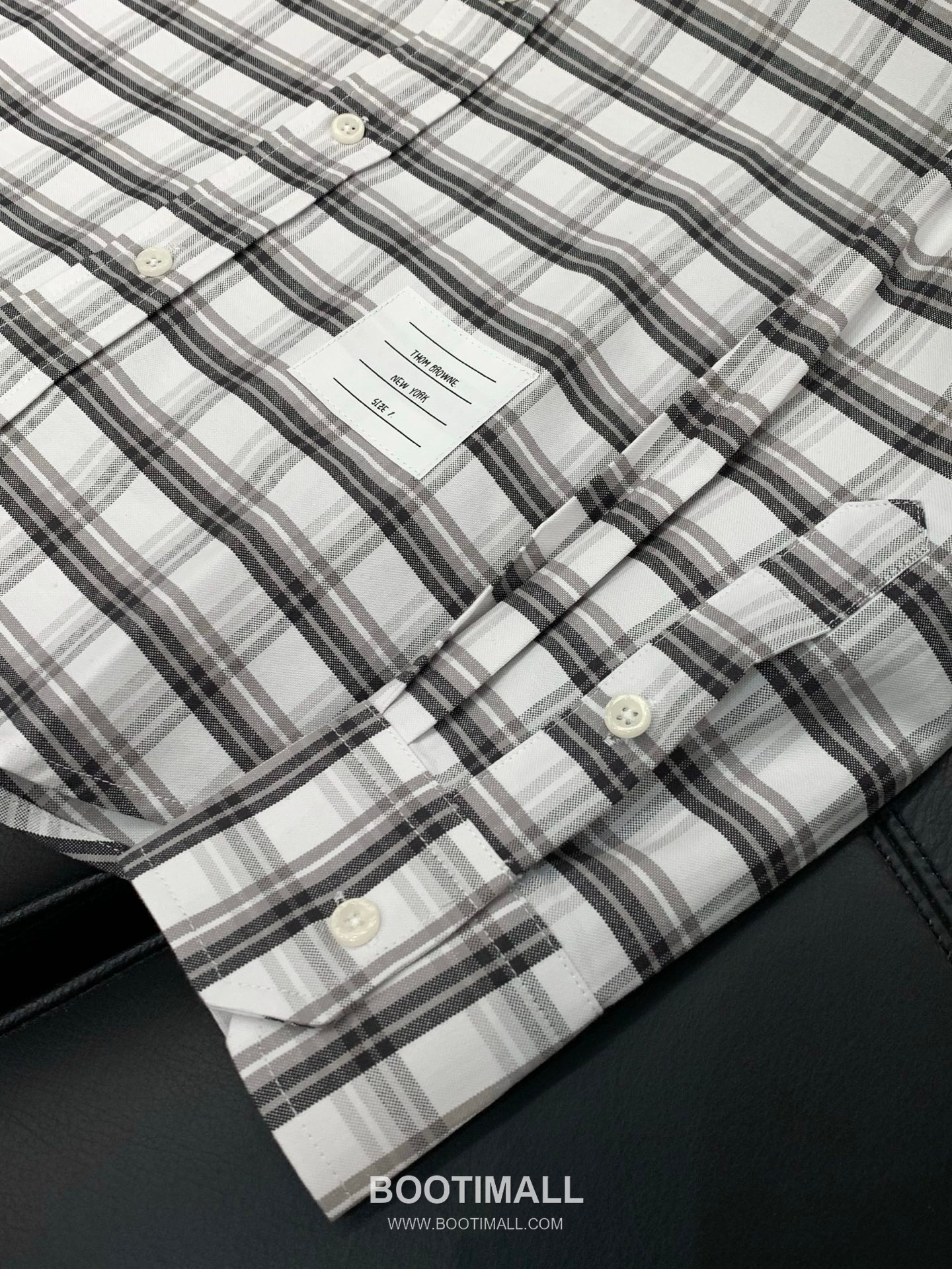 Thom Browne SS26 Cotton Long Sleeve Shirt with Logo Print 톰브라운 SS26 코튼 롱슬리브 셔츠 로고 프린트 7