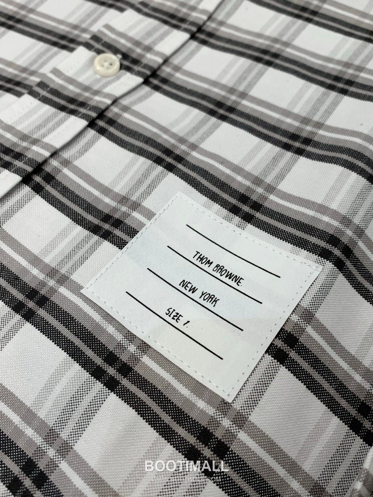 Thom Browne SS26 Cotton Long Sleeve Shirt with Logo Print 톰브라운 SS26 코튼 롱슬리브 셔츠 로고 프린트 8