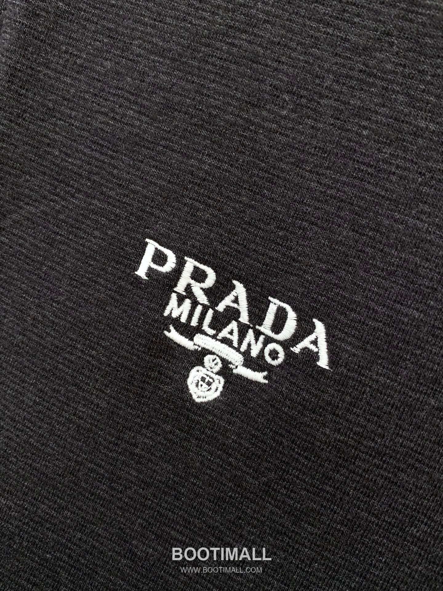 Prada SS26 Cotton Crewneck T-Shirt with Embroidered Logo 프라다 SS26 코튼 크루넥 티셔츠 자수 로고 6