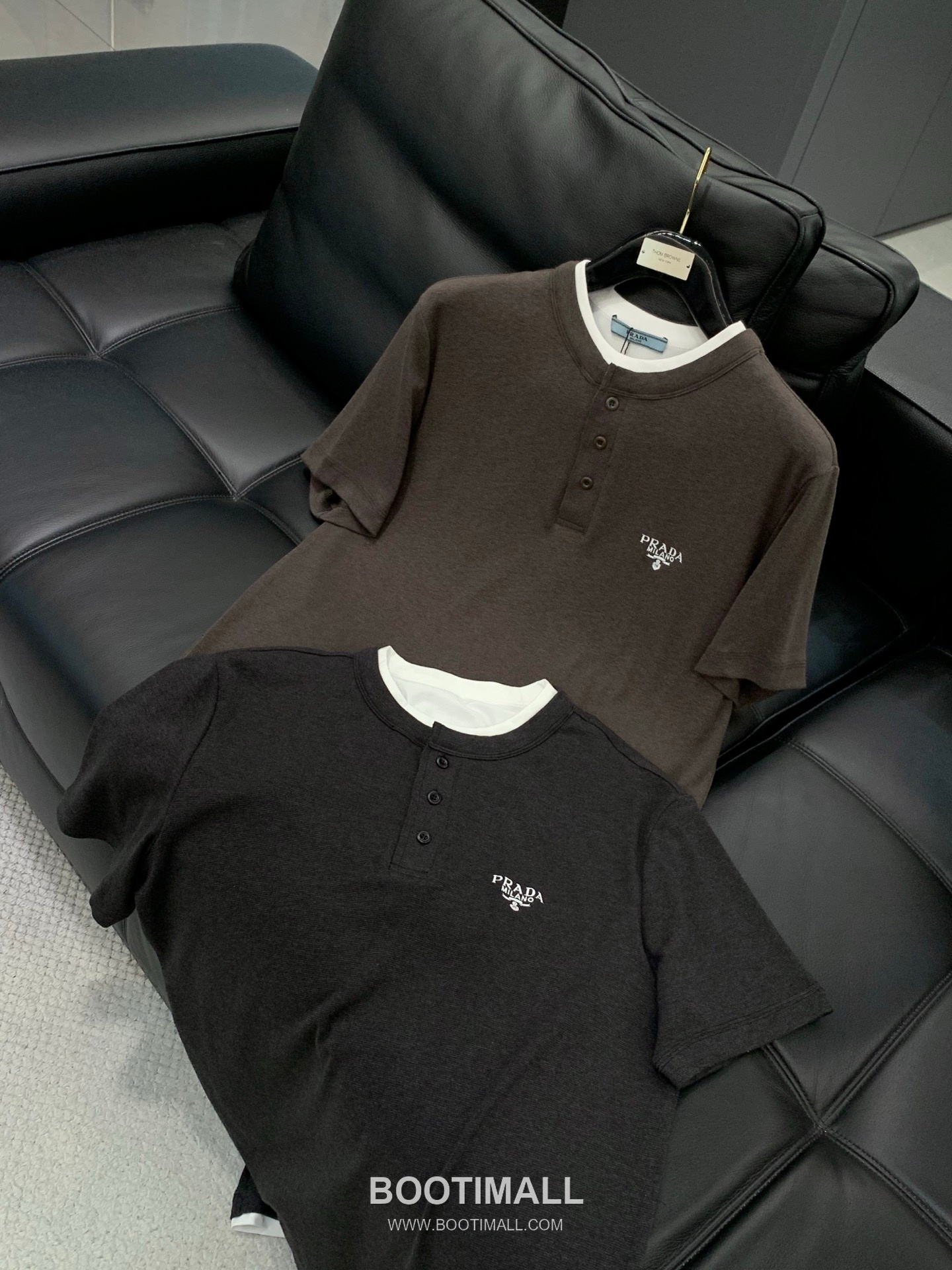 Prada SS26 Cotton Crewneck T-Shirt with Embroidered Logo 프라다 SS26 코튼 크루넥 티셔츠 자수 로고 9