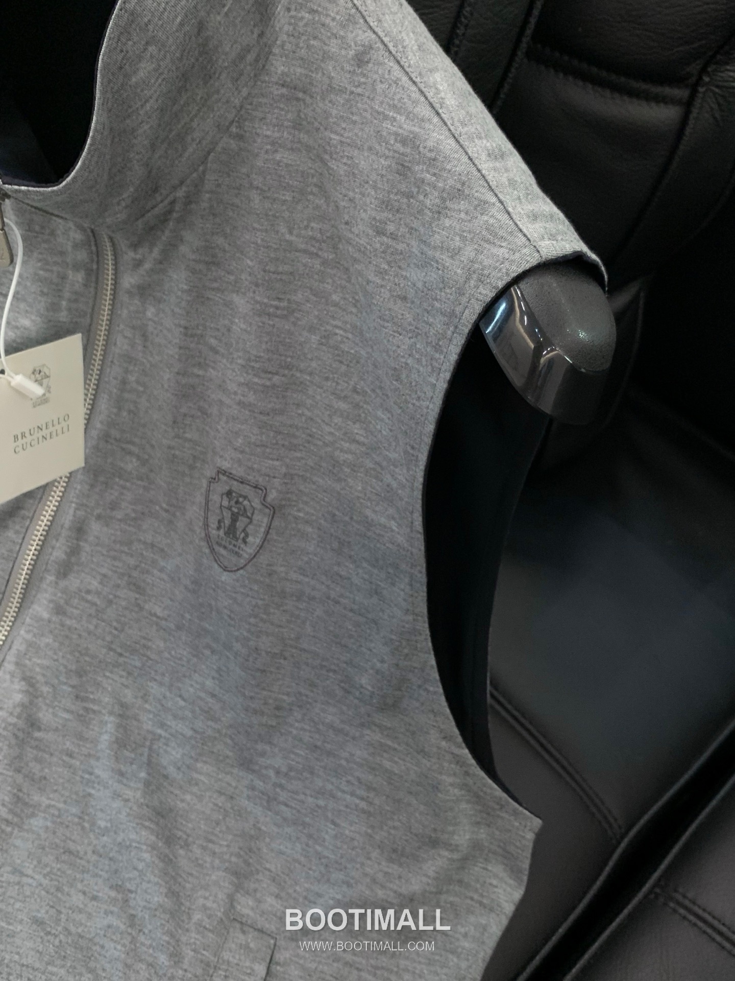 Brunello Cucinelli SS26 Reversible Cotton Blend Vest with Embroidered Logo 브루넬로쿠치넬리 SS26 리버서블 코튼 혼방 베스트 자수 로고 5