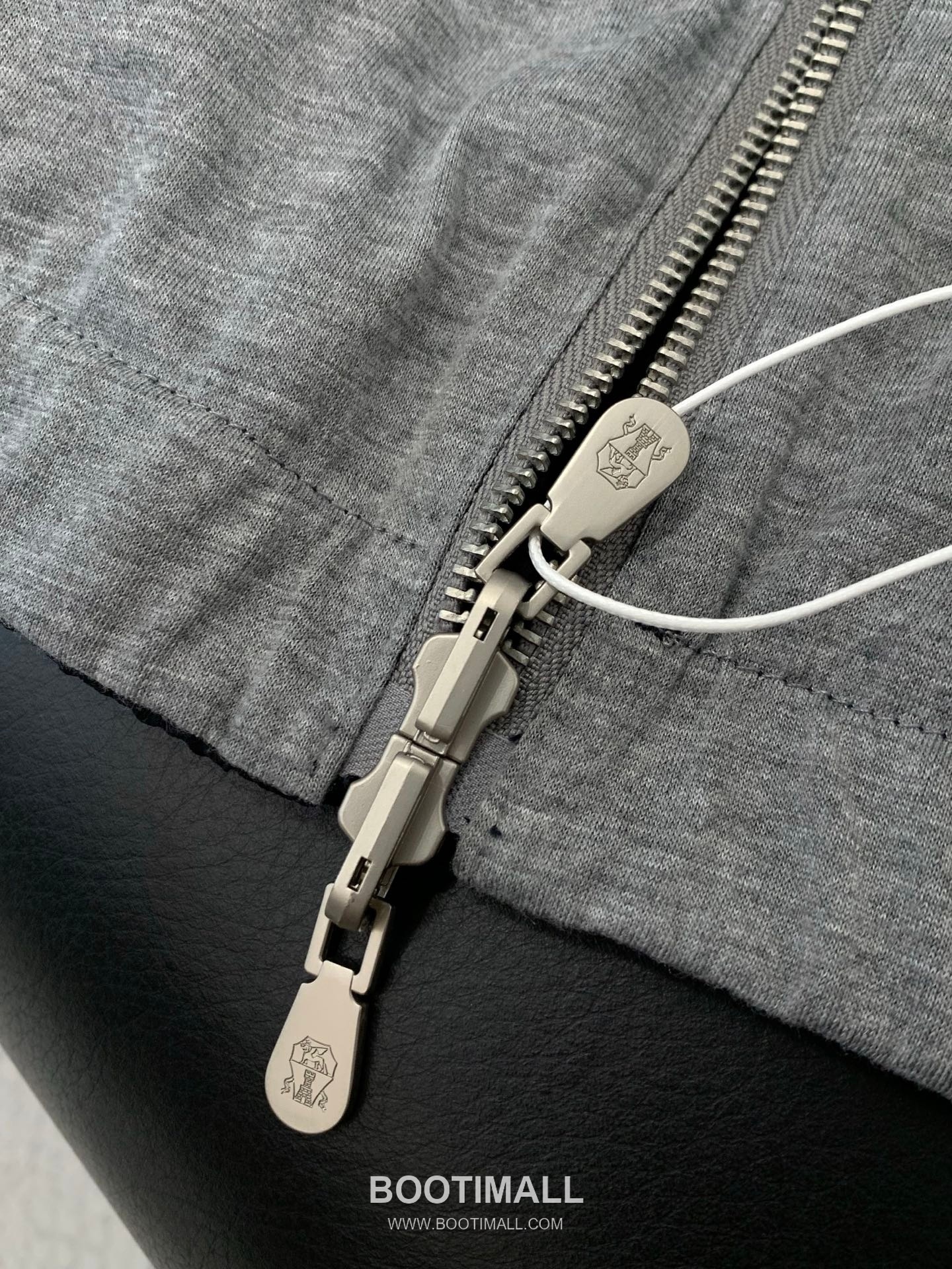 Brunello Cucinelli SS26 Reversible Cotton Blend Vest with Embroidered Logo 브루넬로쿠치넬리 SS26 리버서블 코튼 혼방 베스트 자수 로고 7