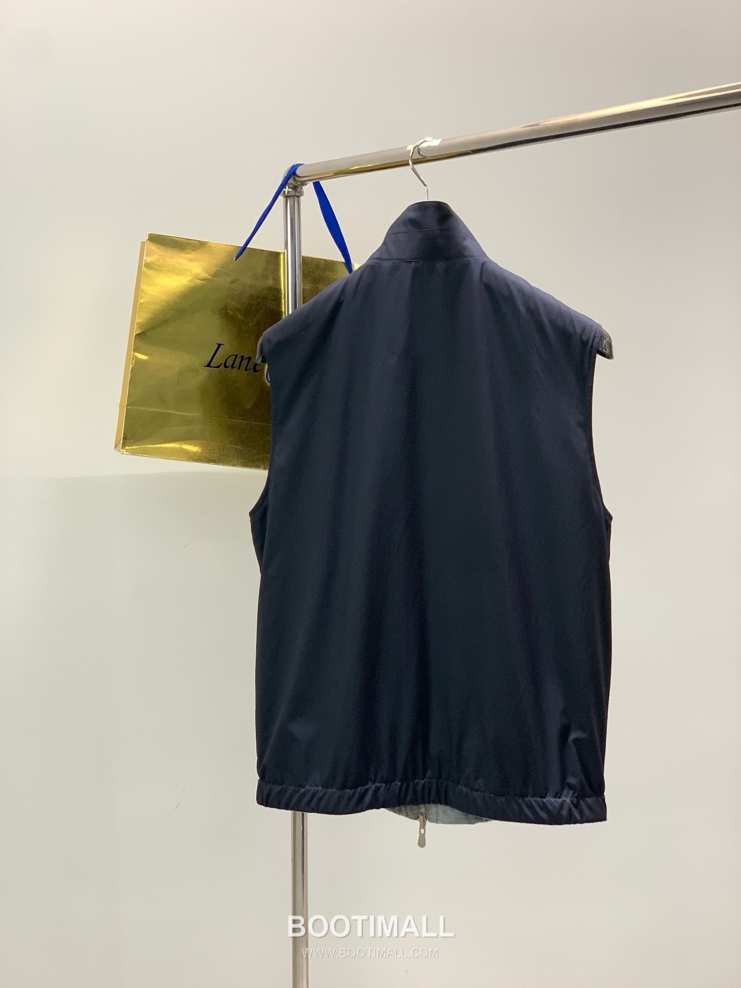 Brunello Cucinelli SS26 Reversible Cotton Blend Vest with Embroidered Logo 브루넬로쿠치넬리 SS26 리버서블 코튼 혼방 베스트 자수 로고 2