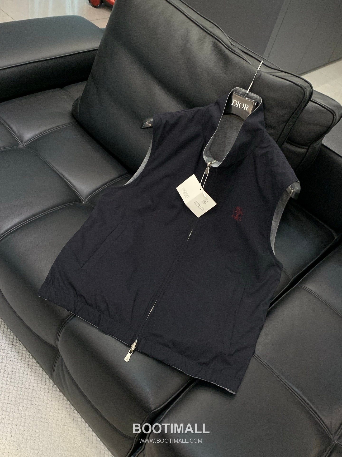 Brunello Cucinelli SS26 Reversible Cotton Blend Vest with Embroidered Logo 브루넬로쿠치넬리 SS26 리버서블 코튼 혼방 베스트 자수 로고 3