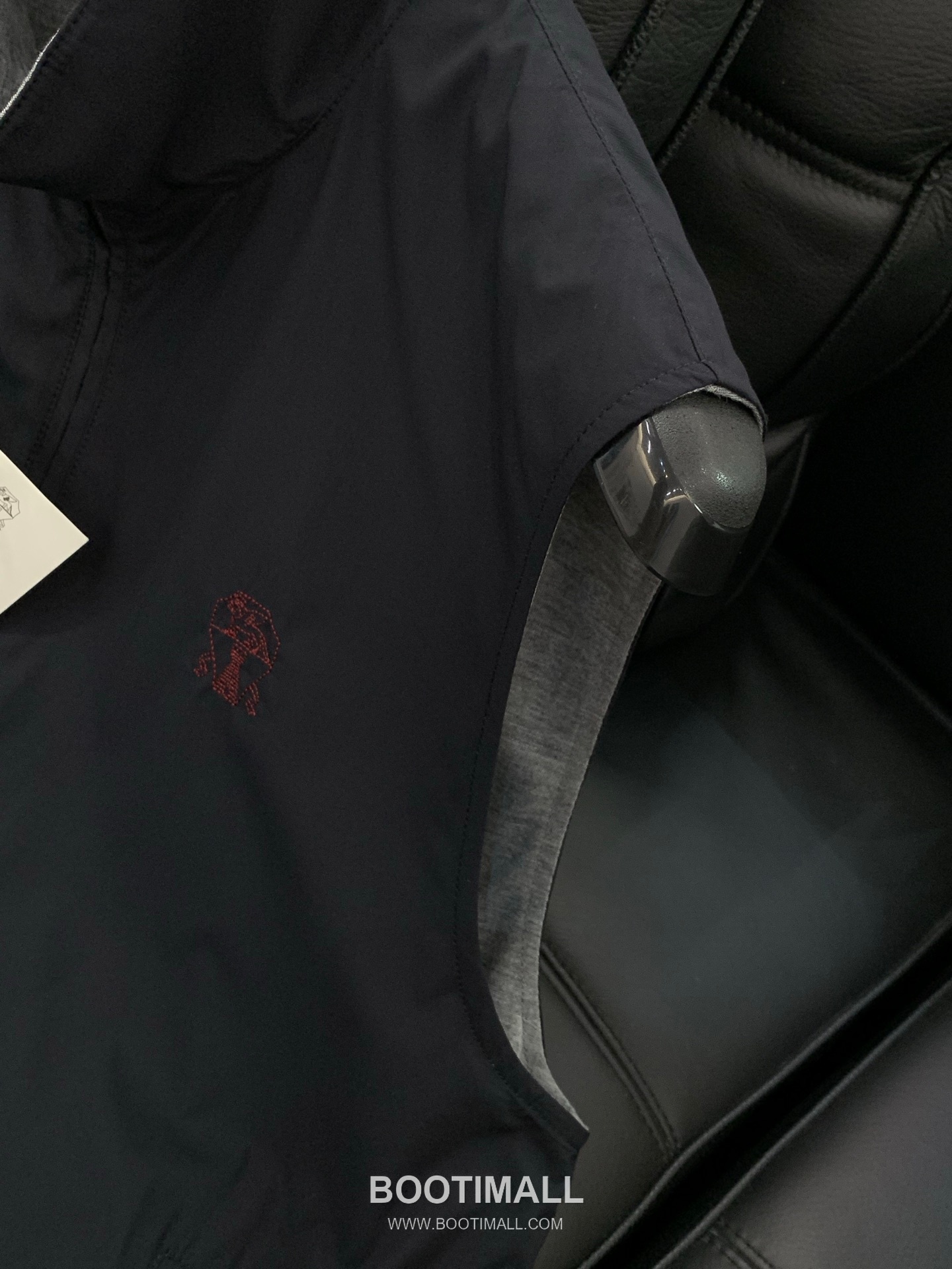 Brunello Cucinelli SS26 Reversible Cotton Blend Vest with Embroidered Logo 브루넬로쿠치넬리 SS26 리버서블 코튼 혼방 베스트 자수 로고 5