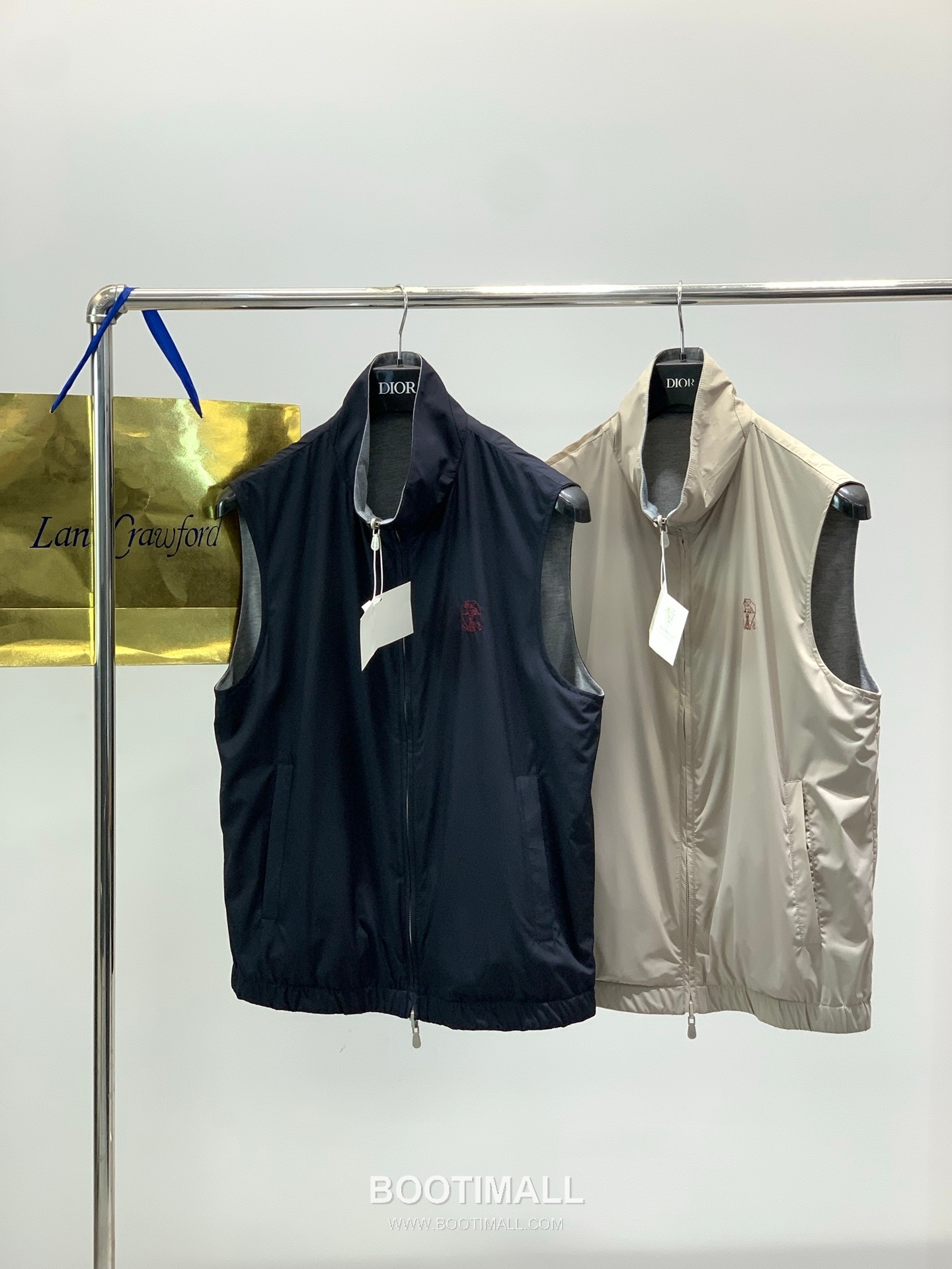 Brunello Cucinelli SS26 Reversible Cotton Blend Vest with Embroidered Logo 브루넬로쿠치넬리 SS26 리버서블 코튼 혼방 베스트 자수 로고 9