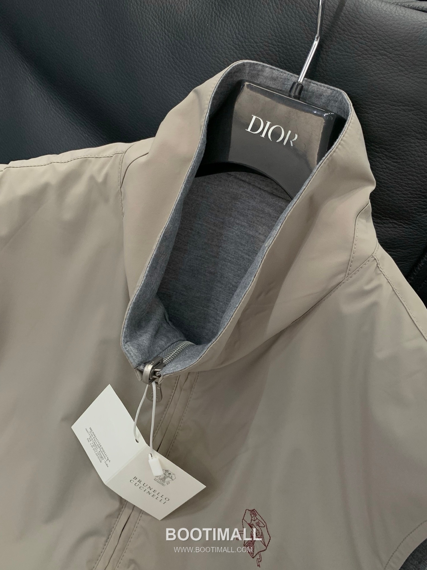 Brunello Cucinelli SS26 Reversible Cotton Blend Vest with Embroidered Logo 브루넬로쿠치넬리 SS26 리버서블 코튼 혼방 베스트 자수 로고 4