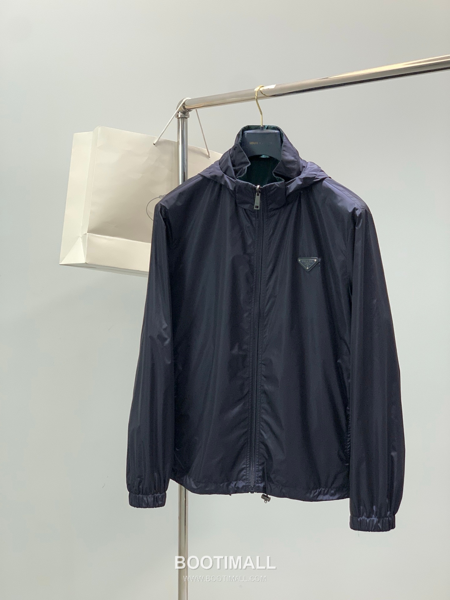 Prada SS26 Reversible Nylon Hooded Jacket with Embroidered and Bonded Logo 프라다 SS26 리버서블 나일론 후드 재킷 자수 압착 로고 1