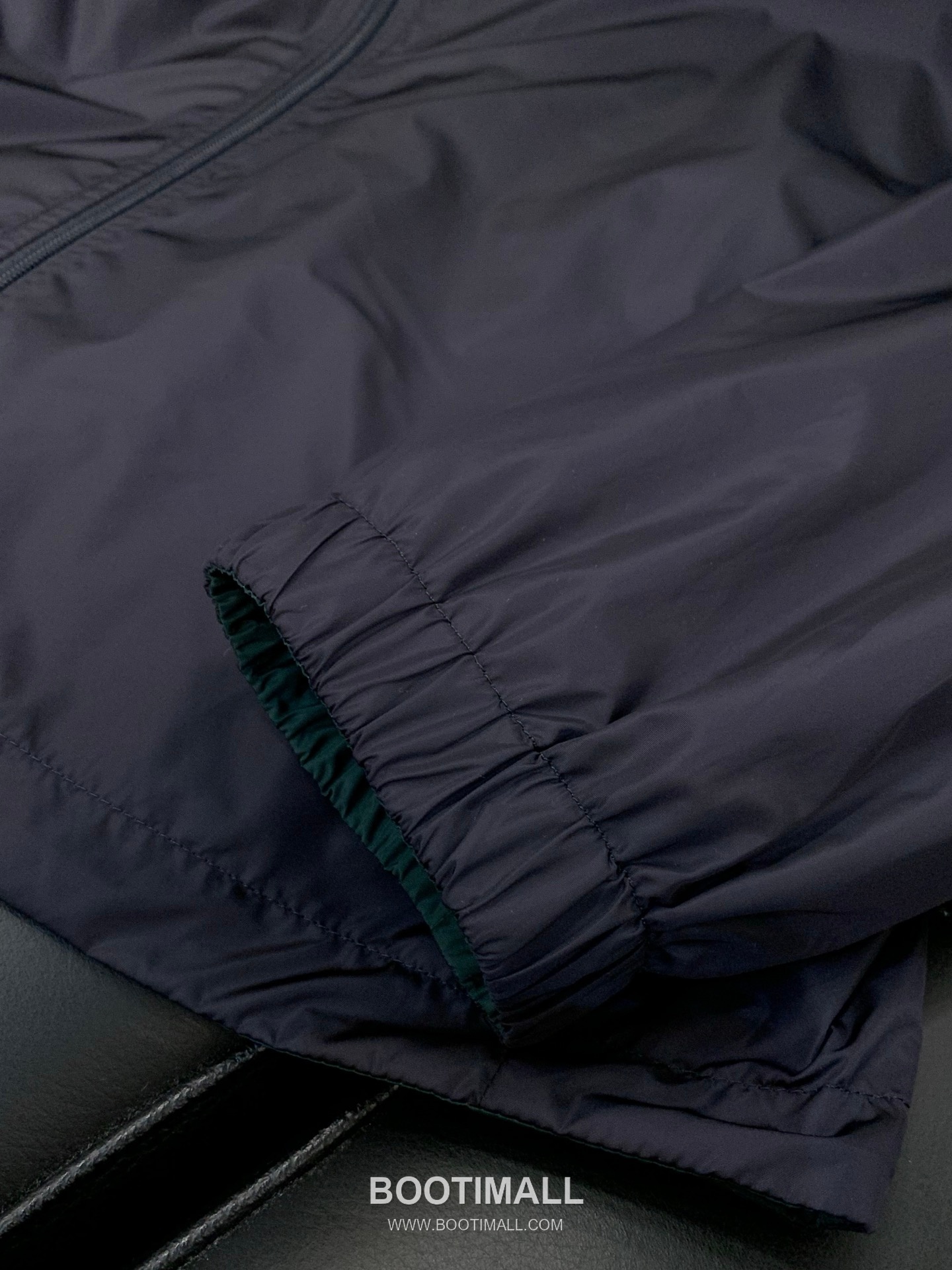 Prada SS26 Reversible Nylon Hooded Jacket with Embroidered and Bonded Logo 프라다 SS26 리버서블 나일론 후드 재킷 자수 압착 로고 6