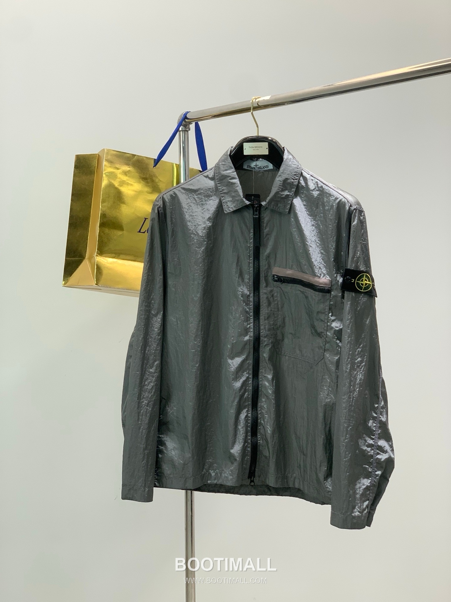 Stone Island SS26 Cotton Collared Zip Jacket with Embroidered Logo 스톤아일랜드 SS26 코튼 카라 집 재킷 자수 로고 1