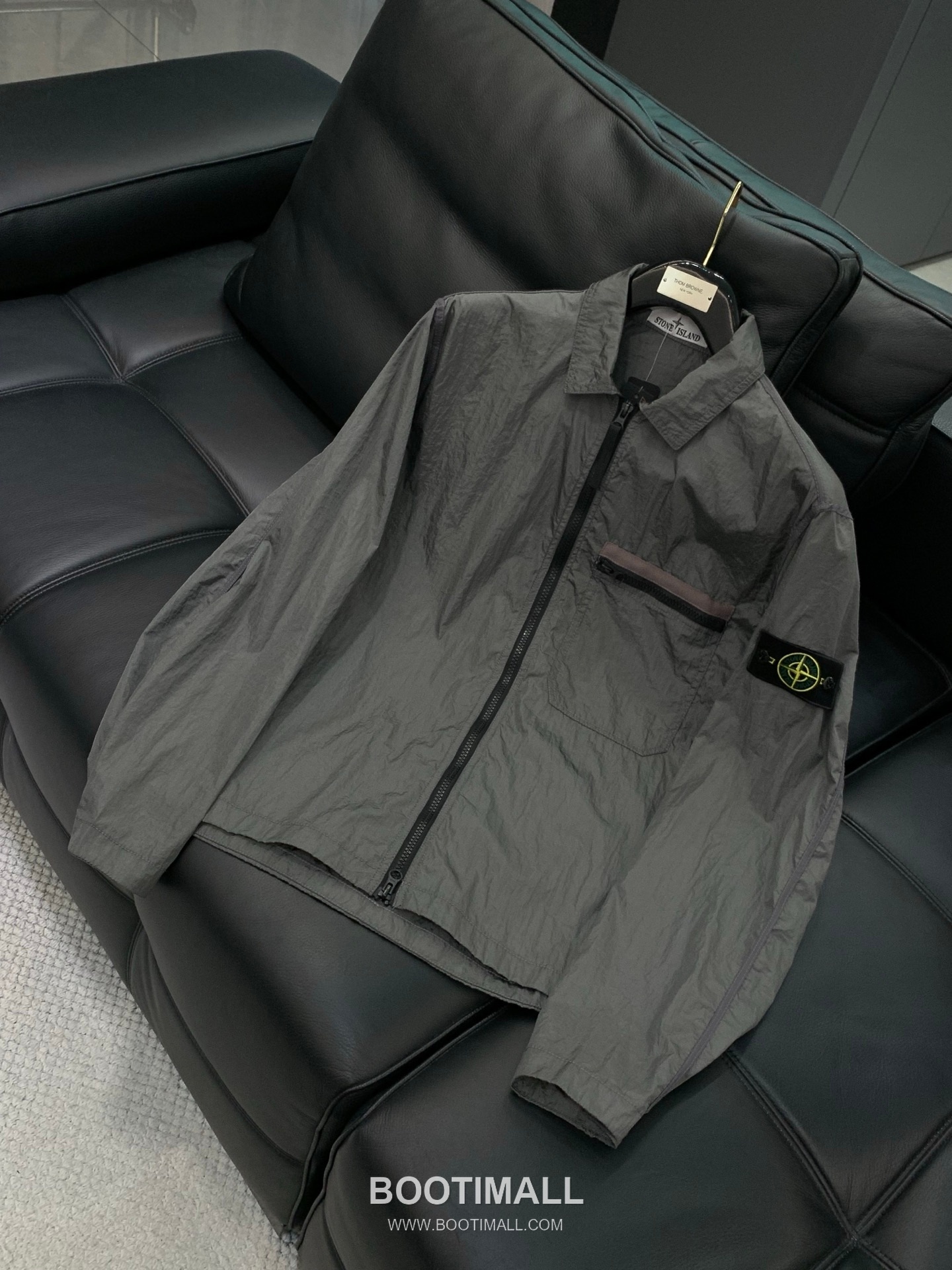 Stone Island SS26 Cotton Collared Zip Jacket with Embroidered Logo 스톤아일랜드 SS26 코튼 카라 집 재킷 자수 로고 3