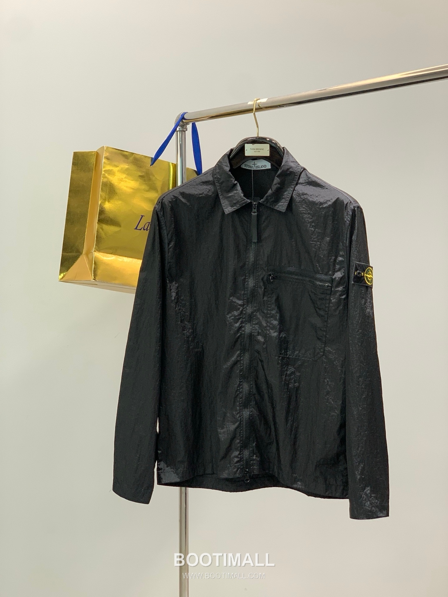 Stone Island SS26 Cotton Collared Zip Jacket with Embroidered Logo 스톤아일랜드 SS26 코튼 카라 집 재킷 자수 로고 1