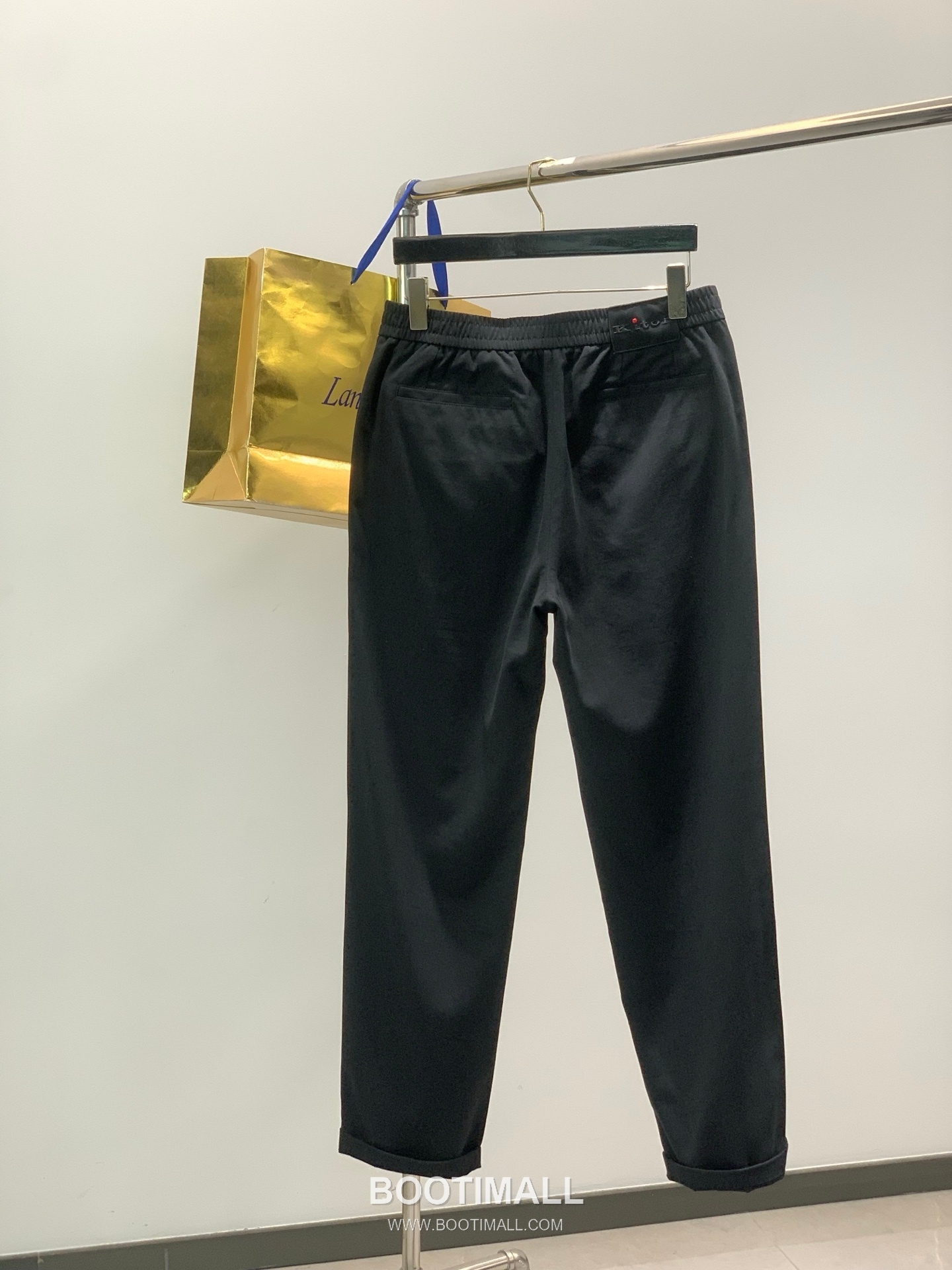 Kiton SS26 Cotton Blend Pants with Embroidered Logo 키톤 SS26 코튼 혼방 팬츠 자수 로고 2