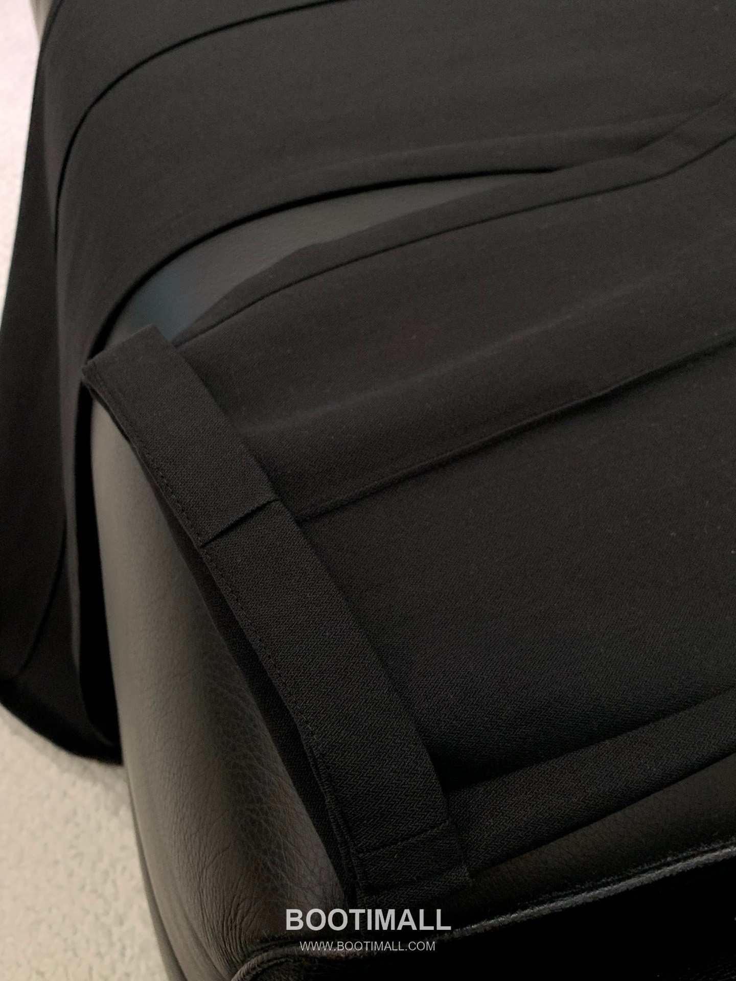 Kiton SS26 Cotton Blend Pants with Embroidered Logo 키톤 SS26 코튼 혼방 팬츠 자수 로고 6