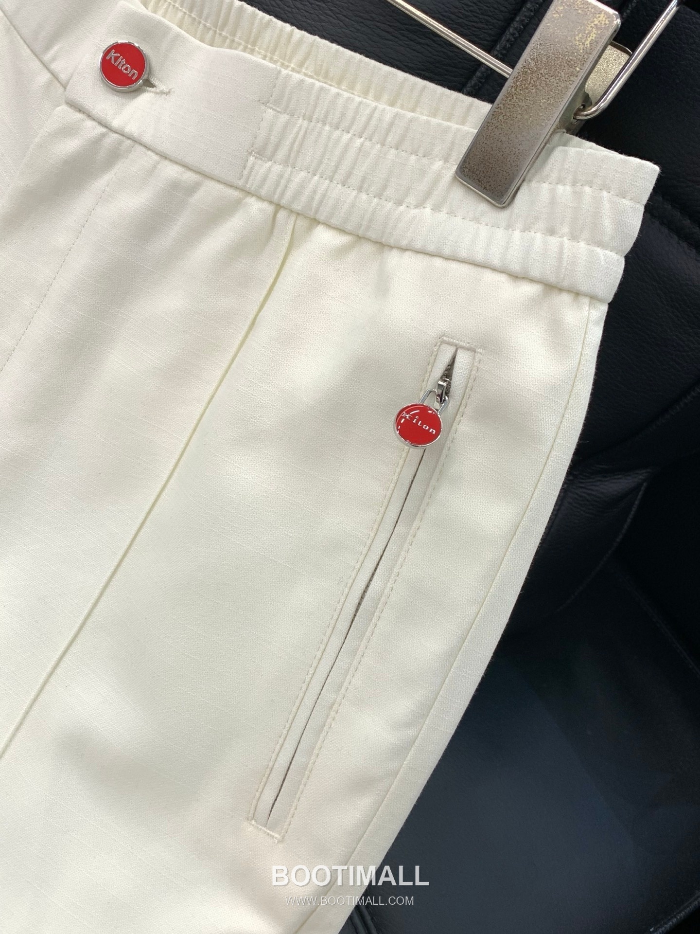 Kiton SS26 Cotton Blend Pants with Embroidered Logo 키톤 SS26 코튼 혼방 팬츠 자수 로고 4
