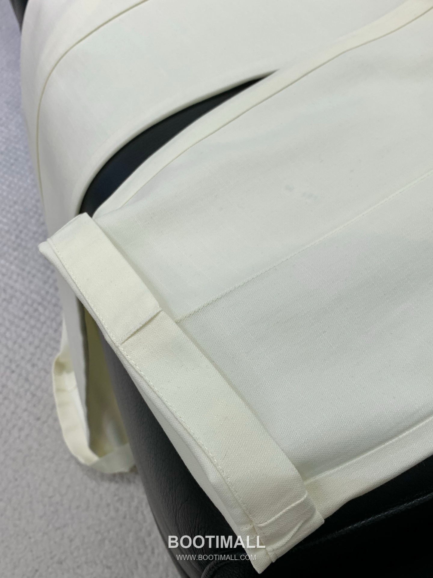 Kiton SS26 Cotton Blend Pants with Embroidered Logo 키톤 SS26 코튼 혼방 팬츠 자수 로고 6