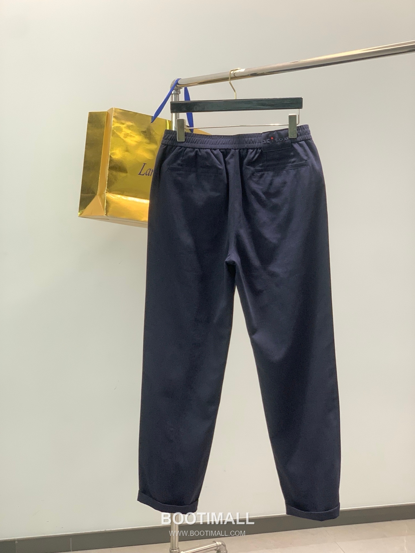 Kiton SS26 Cotton Blend Pants with Embroidered Logo 키톤 SS26 코튼 혼방 팬츠 자수 로고 2