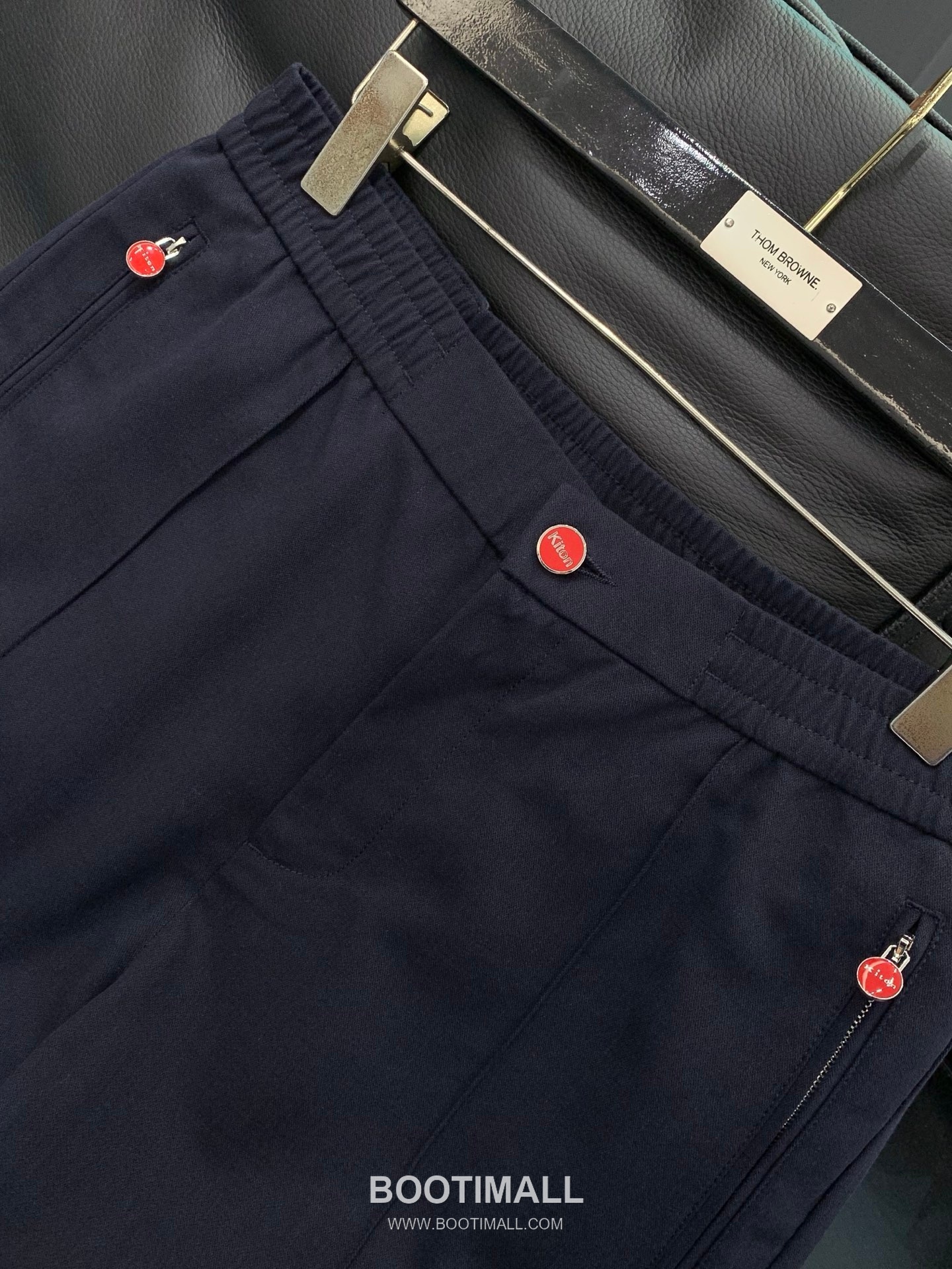Kiton SS26 Cotton Blend Pants with Embroidered Logo 키톤 SS26 코튼 혼방 팬츠 자수 로고 3