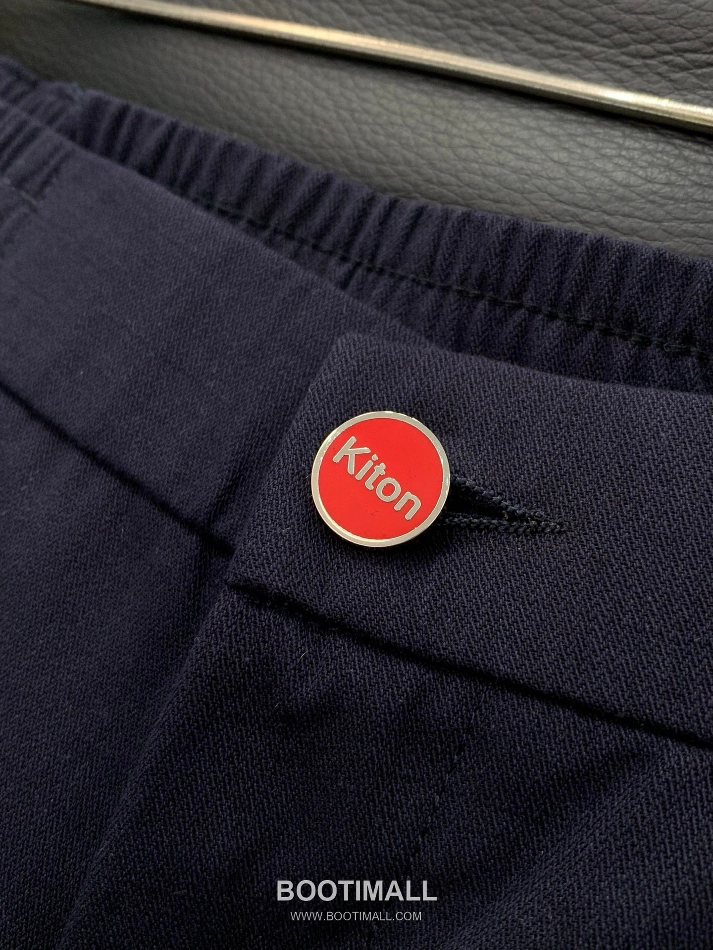 Kiton SS26 Cotton Blend Pants with Embroidered Logo 키톤 SS26 코튼 혼방 팬츠 자수 로고 5