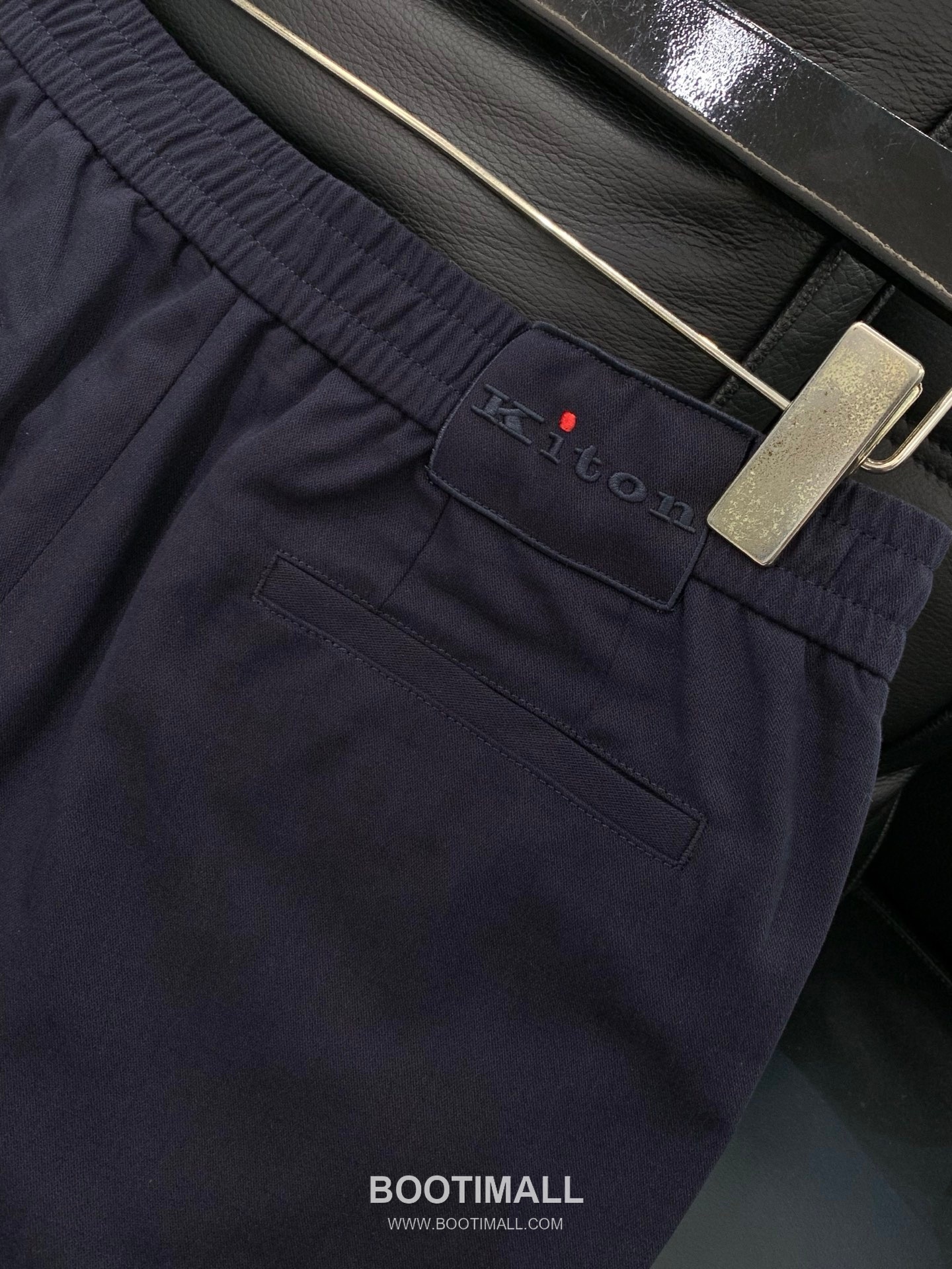 Kiton SS26 Cotton Blend Pants with Embroidered Logo 키톤 SS26 코튼 혼방 팬츠 자수 로고 7