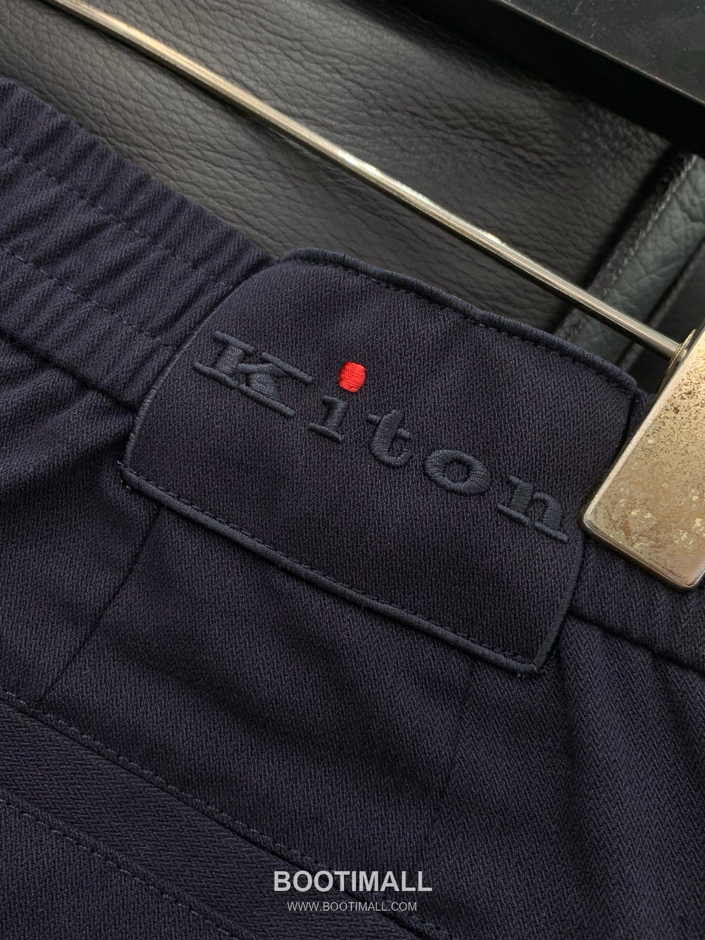 Kiton SS26 Cotton Blend Pants with Embroidered Logo 키톤 SS26 코튼 혼방 팬츠 자수 로고 8