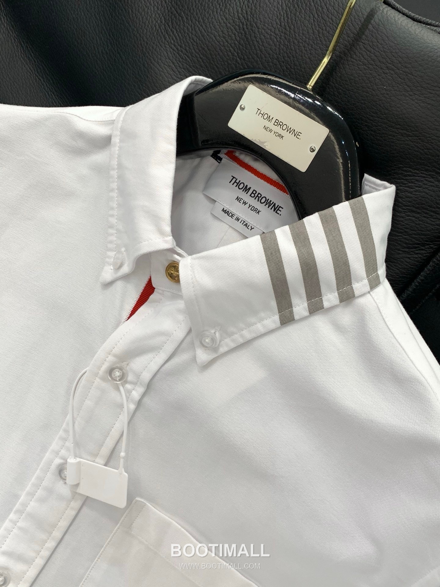 Thom Browne SS26 Cotton Long Sleeve Shirt with Logo Print 톰브라운 SS26 코튼 롱슬리브 셔츠 로고 프린트 4