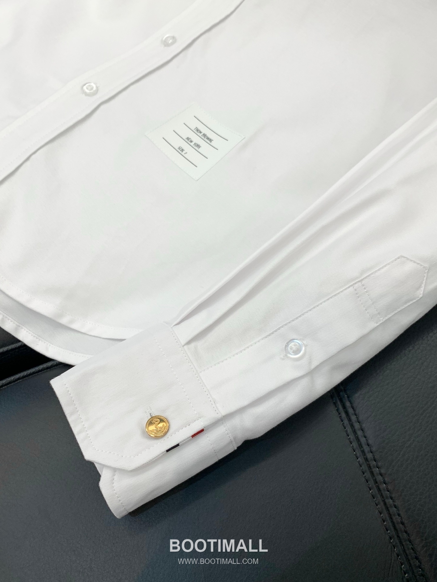 Thom Browne SS26 Cotton Long Sleeve Shirt with Logo Print 톰브라운 SS26 코튼 롱슬리브 셔츠 로고 프린트 7