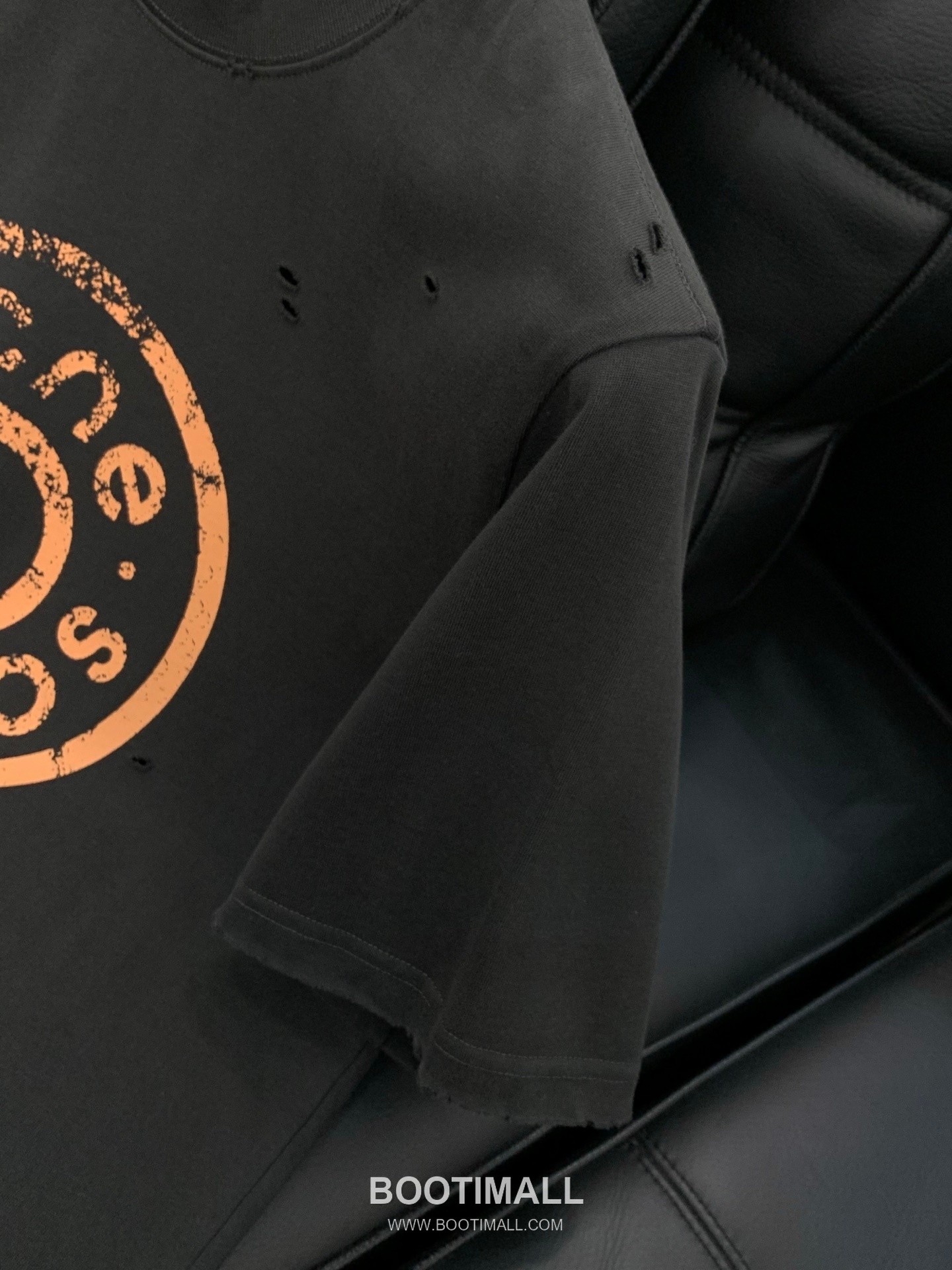 Acne Studios SS26 Cotton Crewneck T-Shirt with Logo Print 아크네스튜디오 SS26 코튼 크루넥 티셔츠 로고 프린트 5