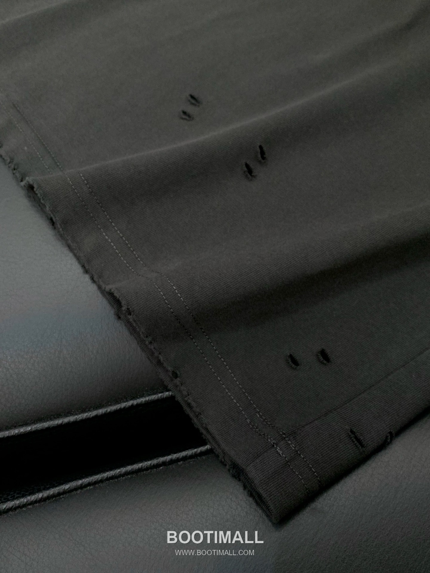 Acne Studios SS26 Cotton Crewneck T-Shirt with Logo Print 아크네스튜디오 SS26 코튼 크루넥 티셔츠 로고 프린트 7