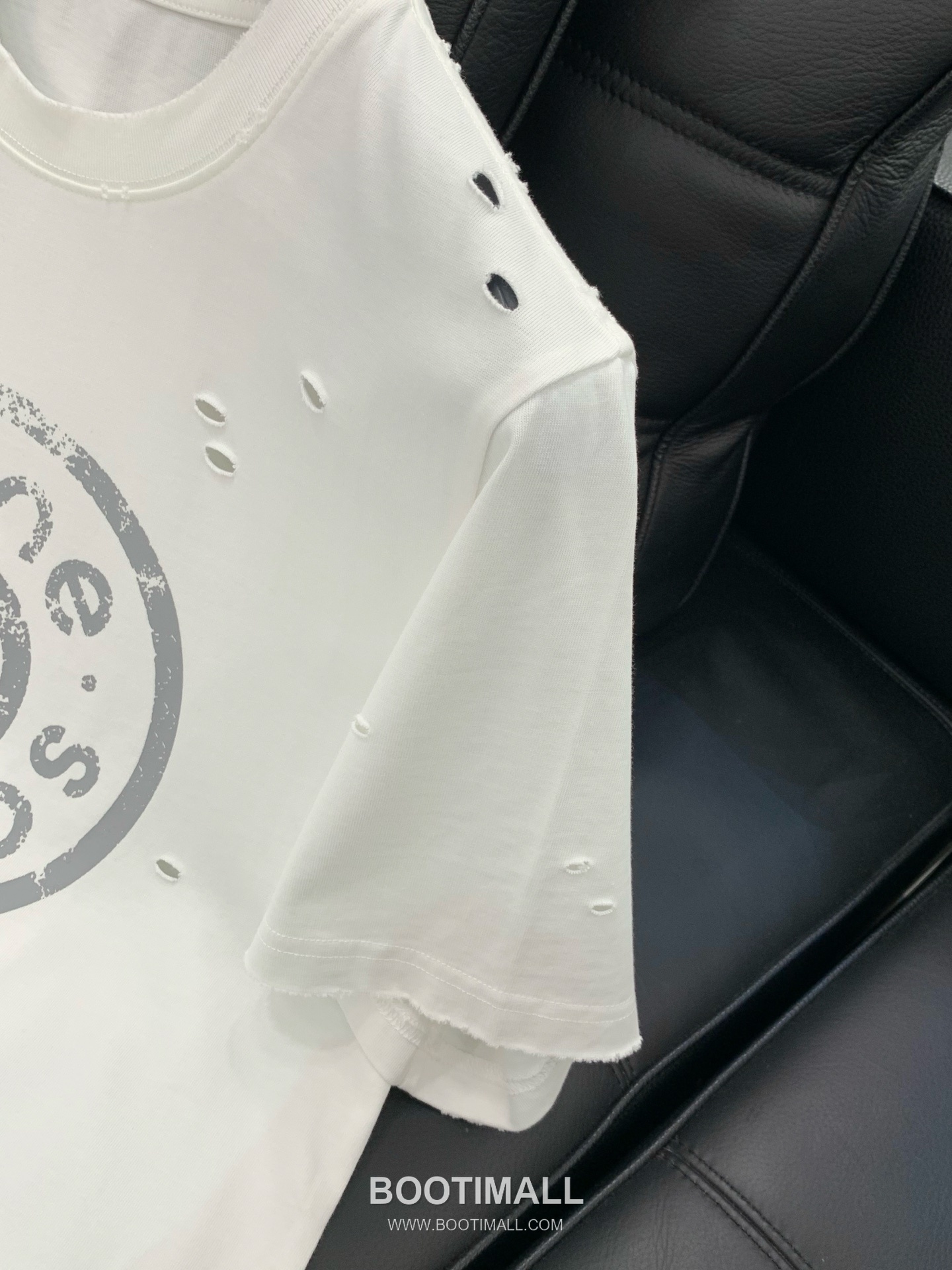 Acne Studios SS26 Cotton Crewneck T-Shirt with Logo Print 아크네스튜디오 SS26 코튼 크루넥 티셔츠 로고 프린트 5