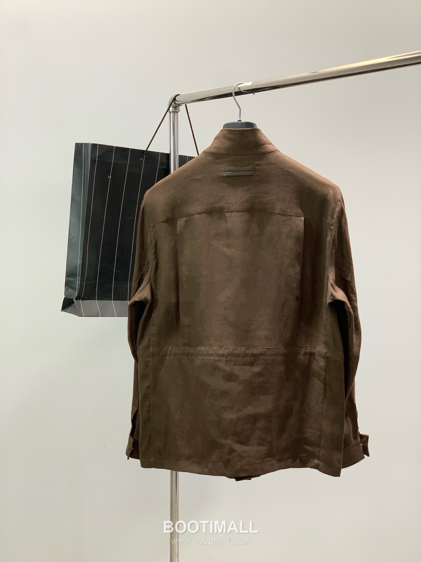 Zegna SS26 Cotton Blend Stand Collar Zip Jacket with Logo Print 제냐 SS26 코튼 혼방 스탠드 카라 집 재킷 로고 프린트 2