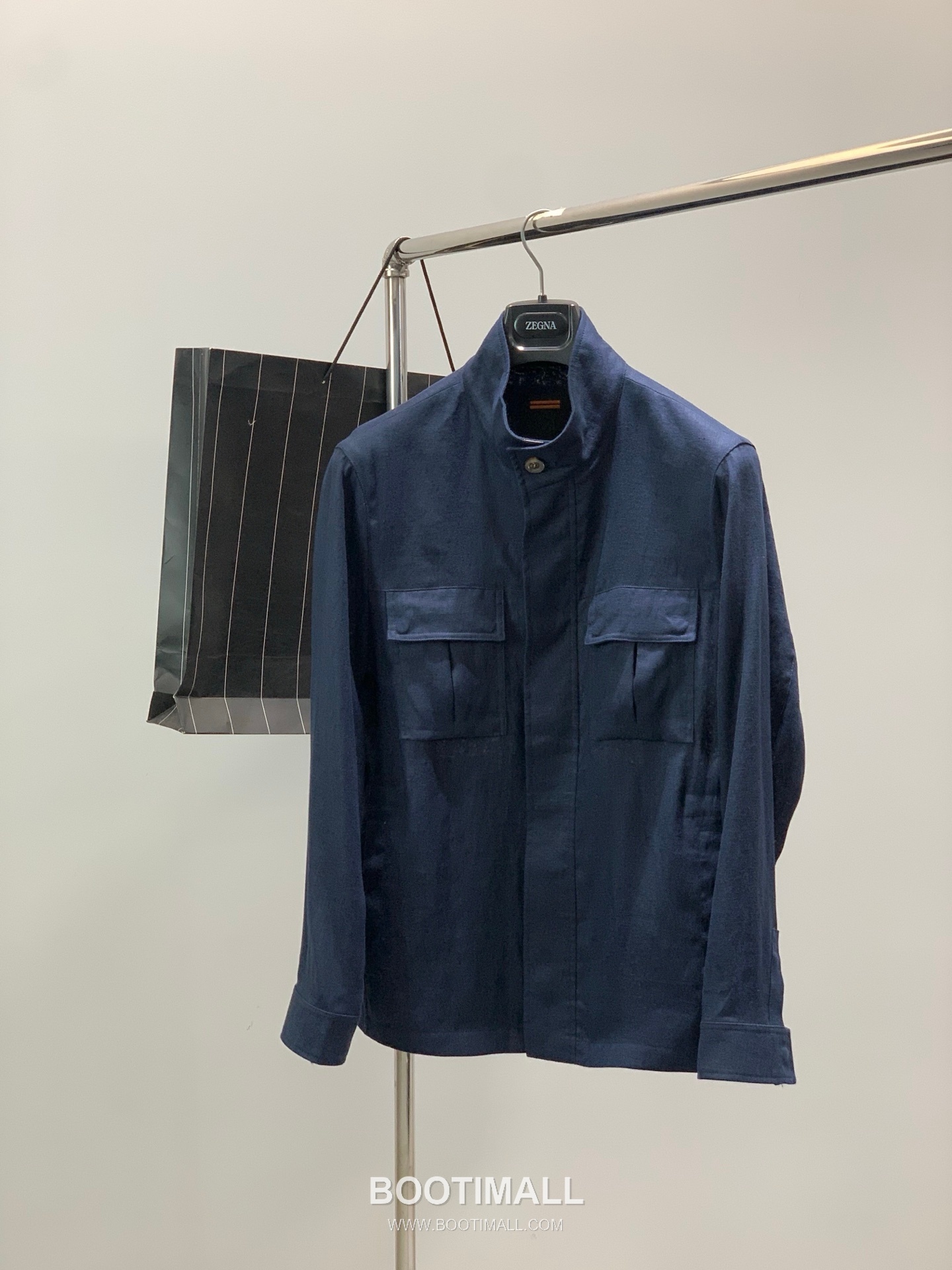 Zegna SS26 Cotton Blend Stand Collar Zip Jacket with Logo Print 제냐 SS26 코튼 혼방 스탠드 카라 집 재킷 로고 프린트 1