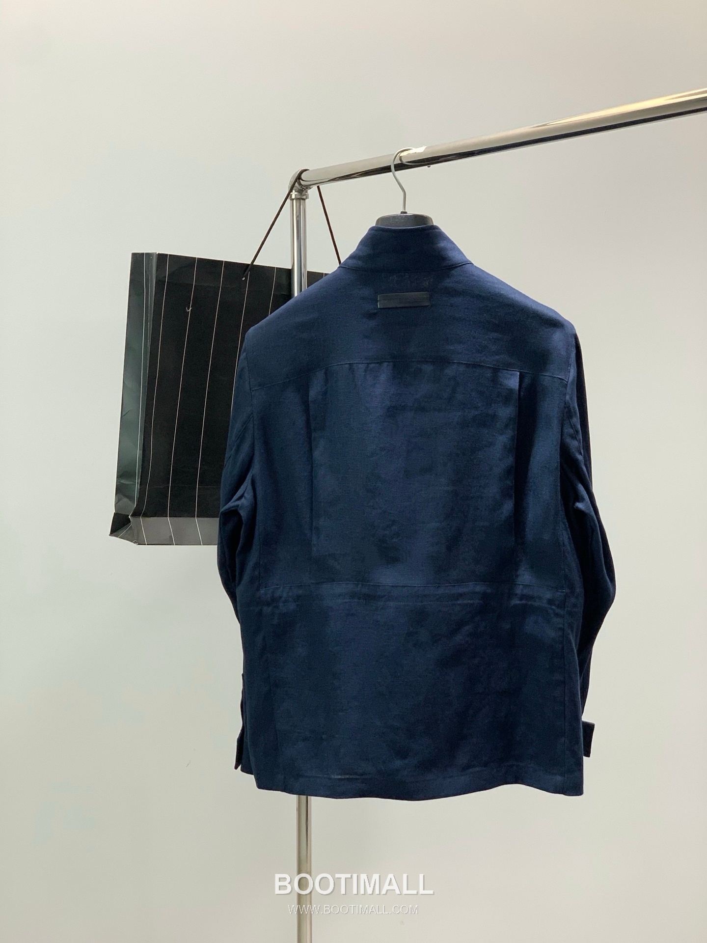 Zegna SS26 Cotton Blend Stand Collar Zip Jacket with Logo Print 제냐 SS26 코튼 혼방 스탠드 카라 집 재킷 로고 프린트 2