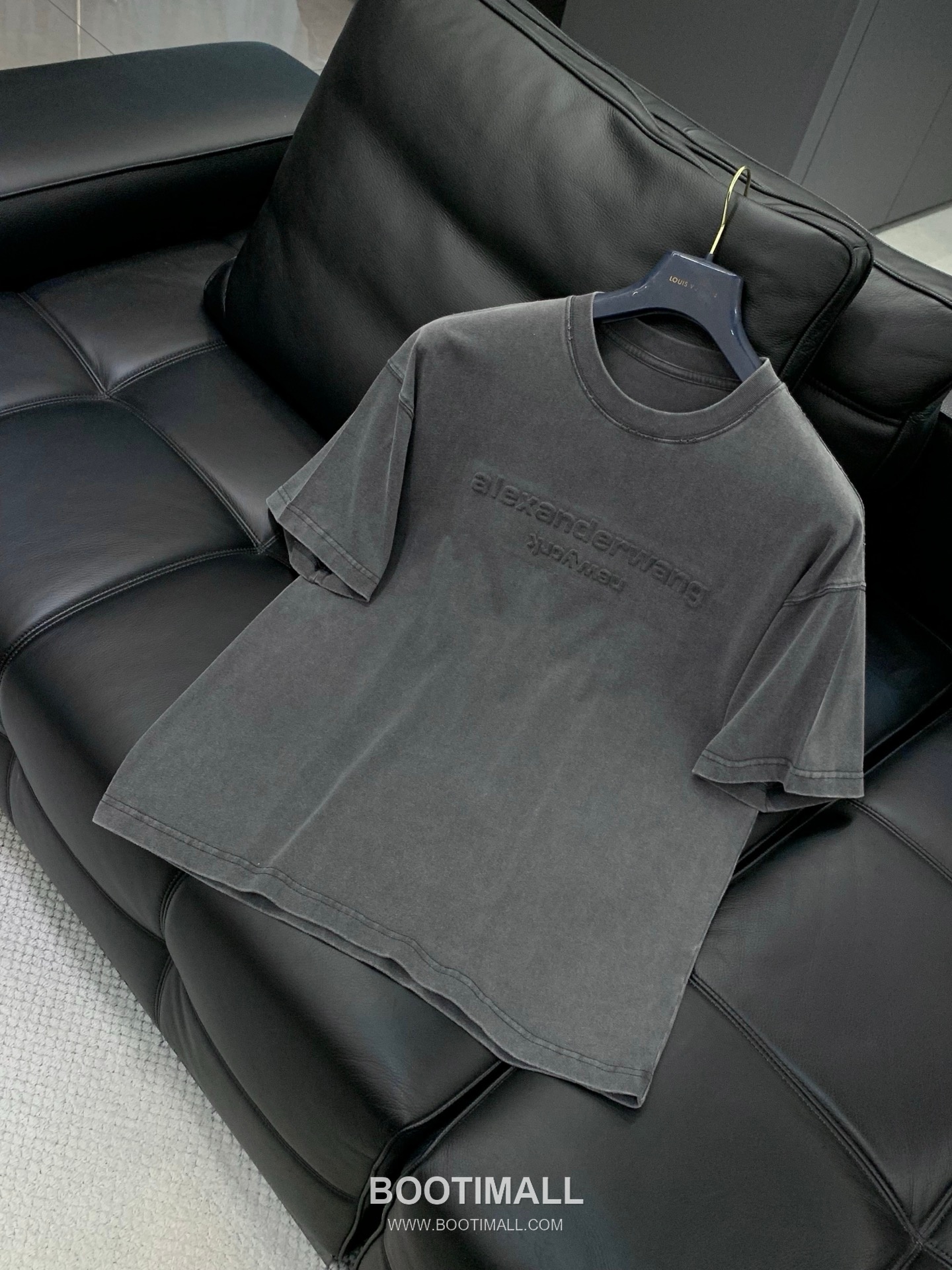 Alexander Wang SS26 Cotton Crewneck T-Shirt with Embossed Logo 알렉산더왕 SS26 코튼 크루넥 티셔츠 엠보스 로고 3