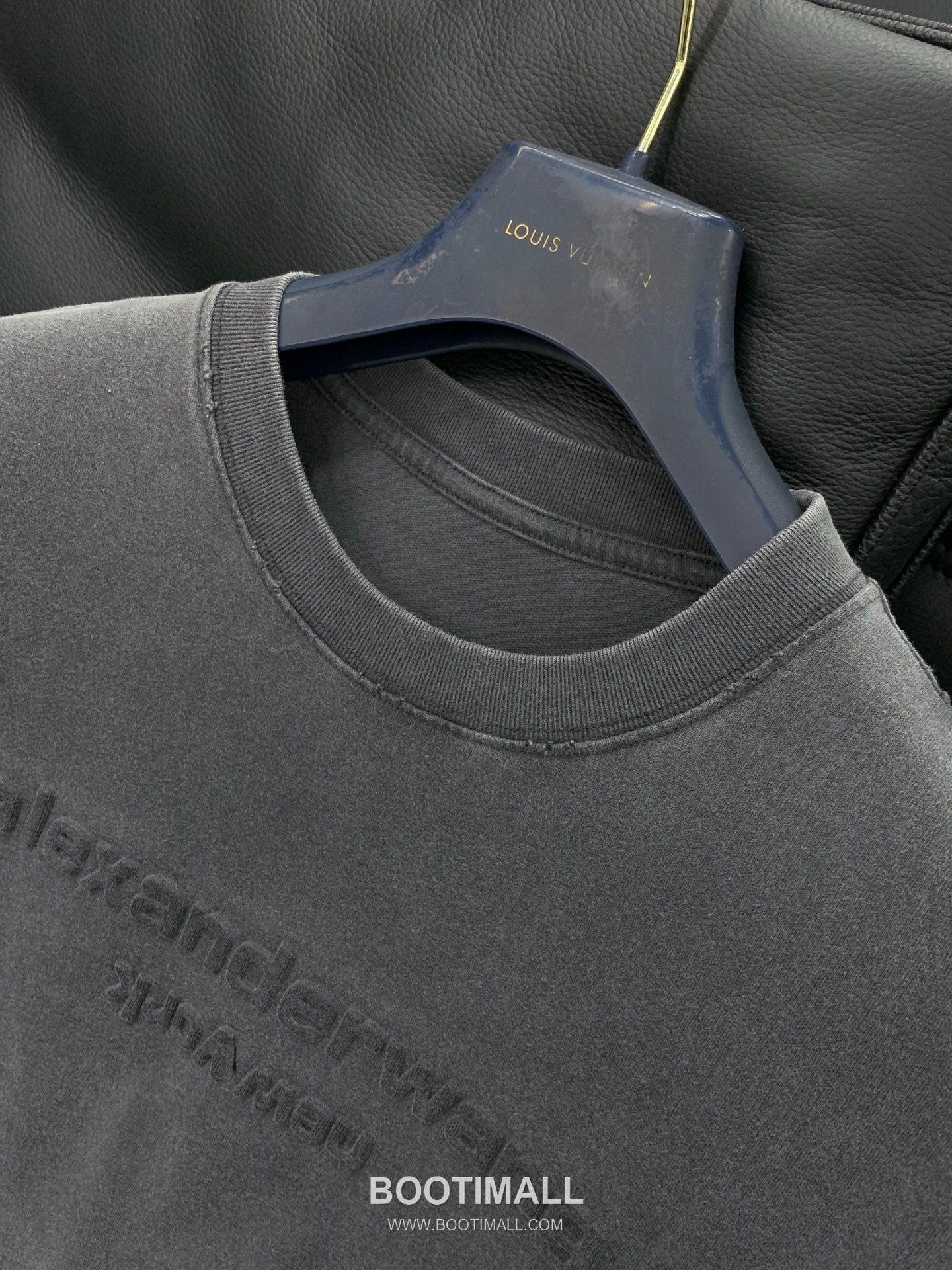 Alexander Wang SS26 Cotton Crewneck T-Shirt with Embossed Logo 알렉산더왕 SS26 코튼 크루넥 티셔츠 엠보스 로고 4