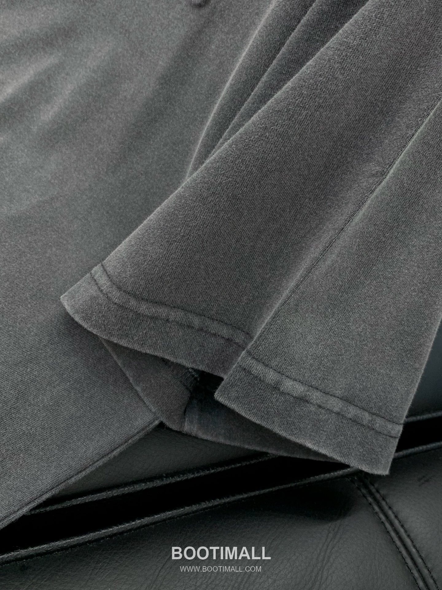 Alexander Wang SS26 Cotton Crewneck T-Shirt with Embossed Logo 알렉산더왕 SS26 코튼 크루넥 티셔츠 엠보스 로고 6