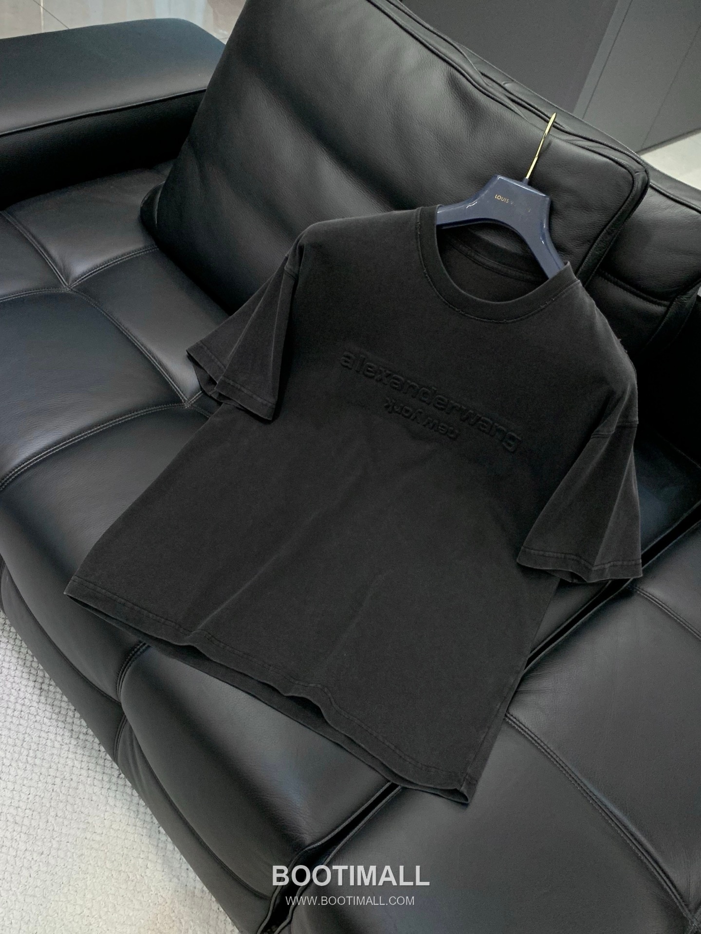 Alexander Wang SS26 Cotton Crewneck T-Shirt with Embossed Logo 알렉산더왕 SS26 코튼 크루넥 티셔츠 엠보스 로고 3